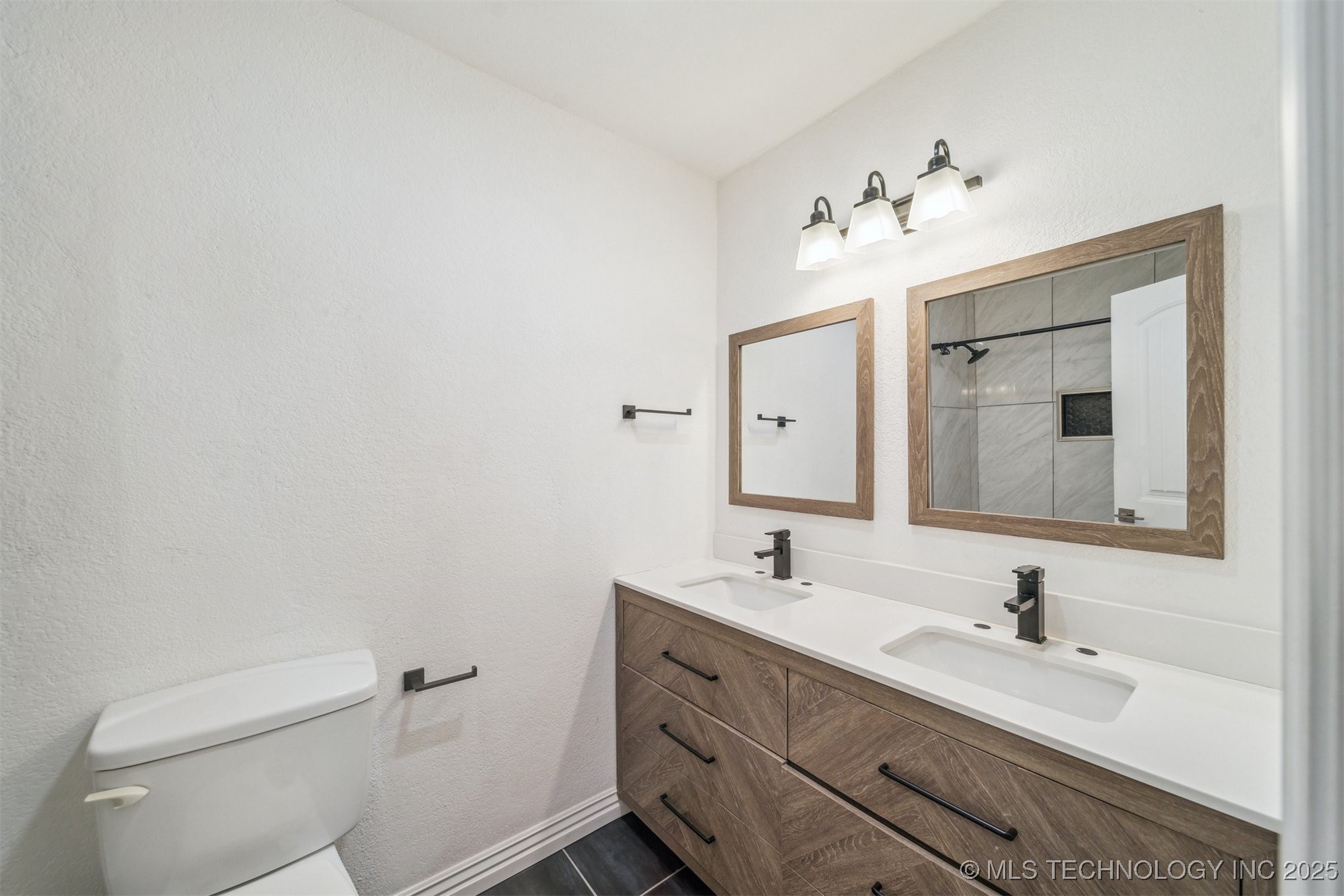 1509 E 68th Place