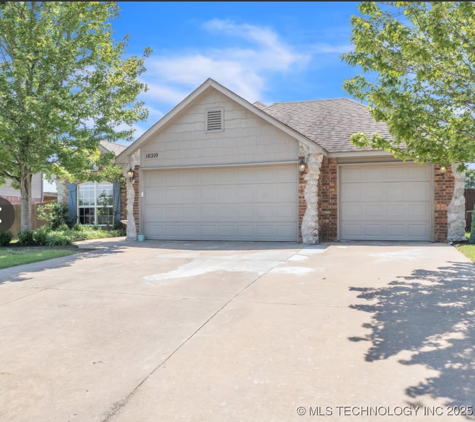 10210 E 99th Street N