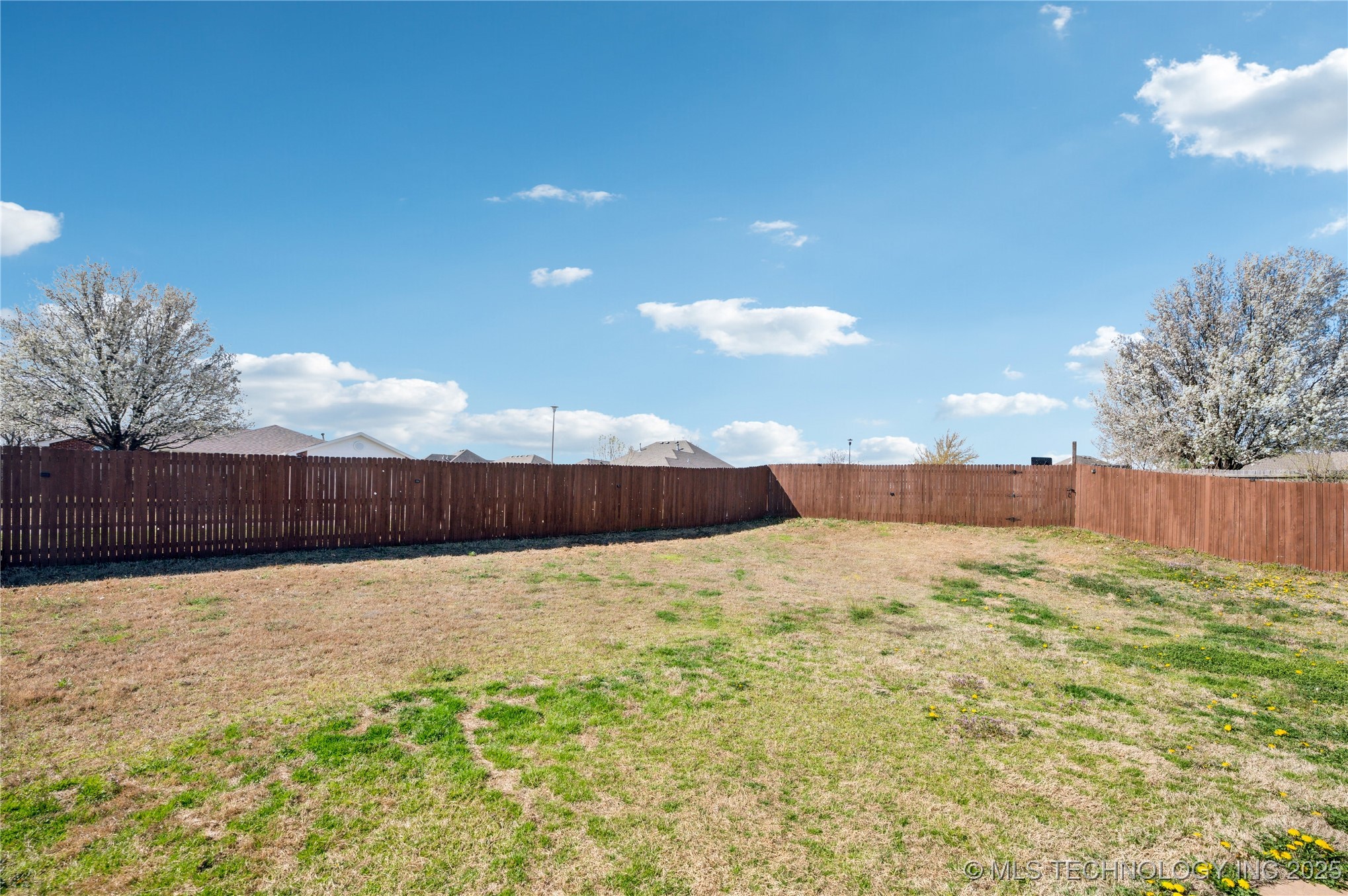 10210 E 99th Street N