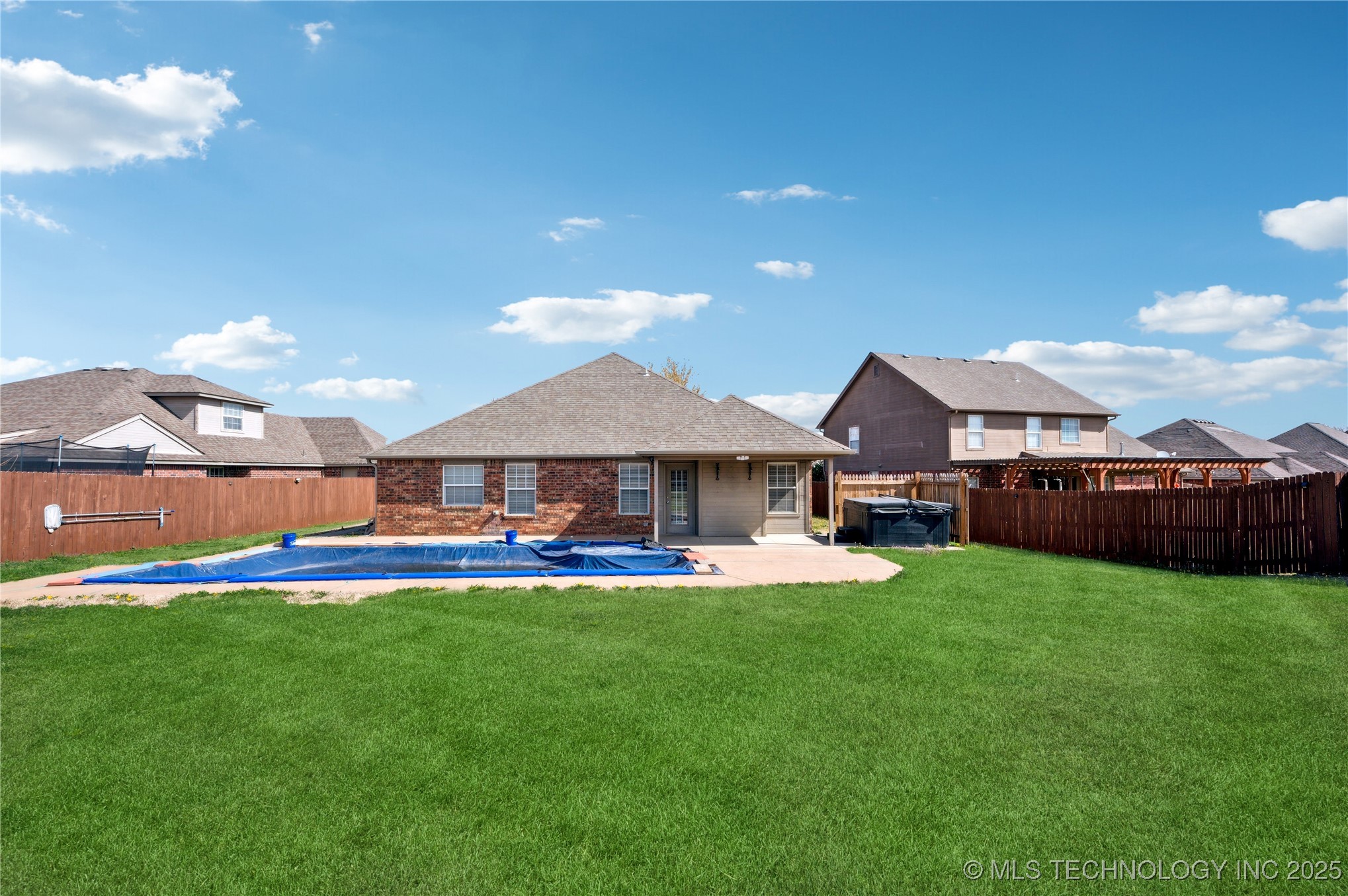 10210 E 99th Street N