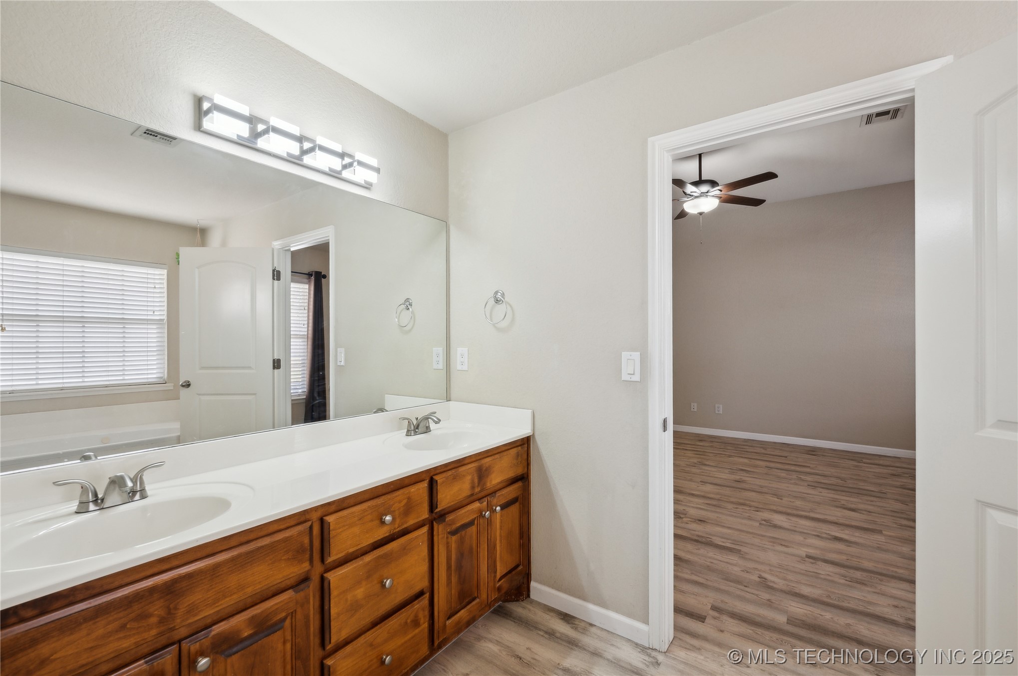 10210 E 99th Street N