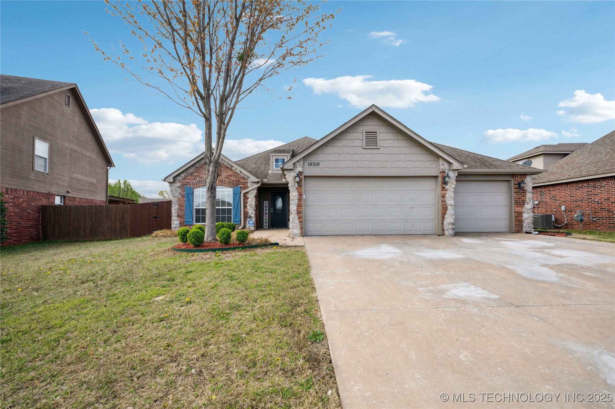 10210 E 99th Street N