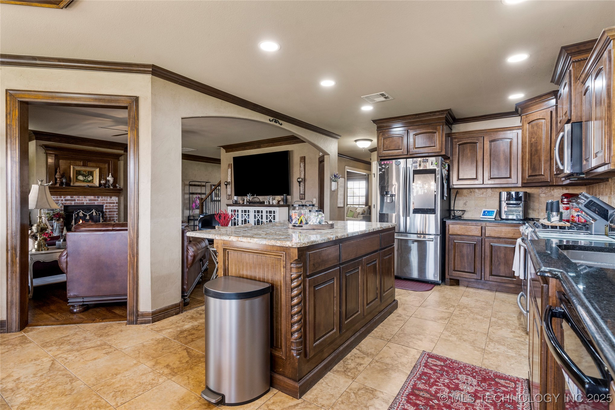 6719 E 85th Street North