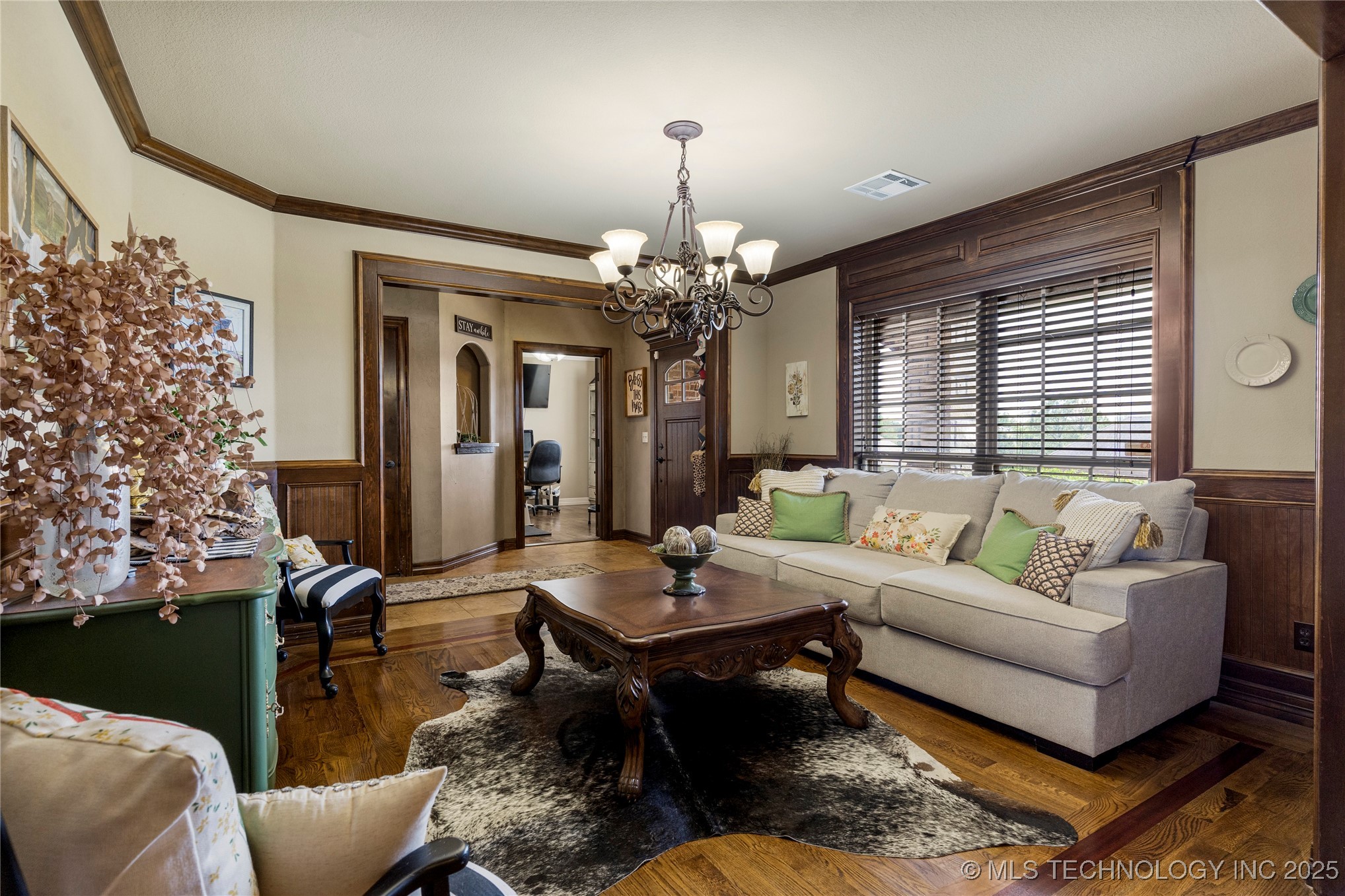 6719 E 85th Street North