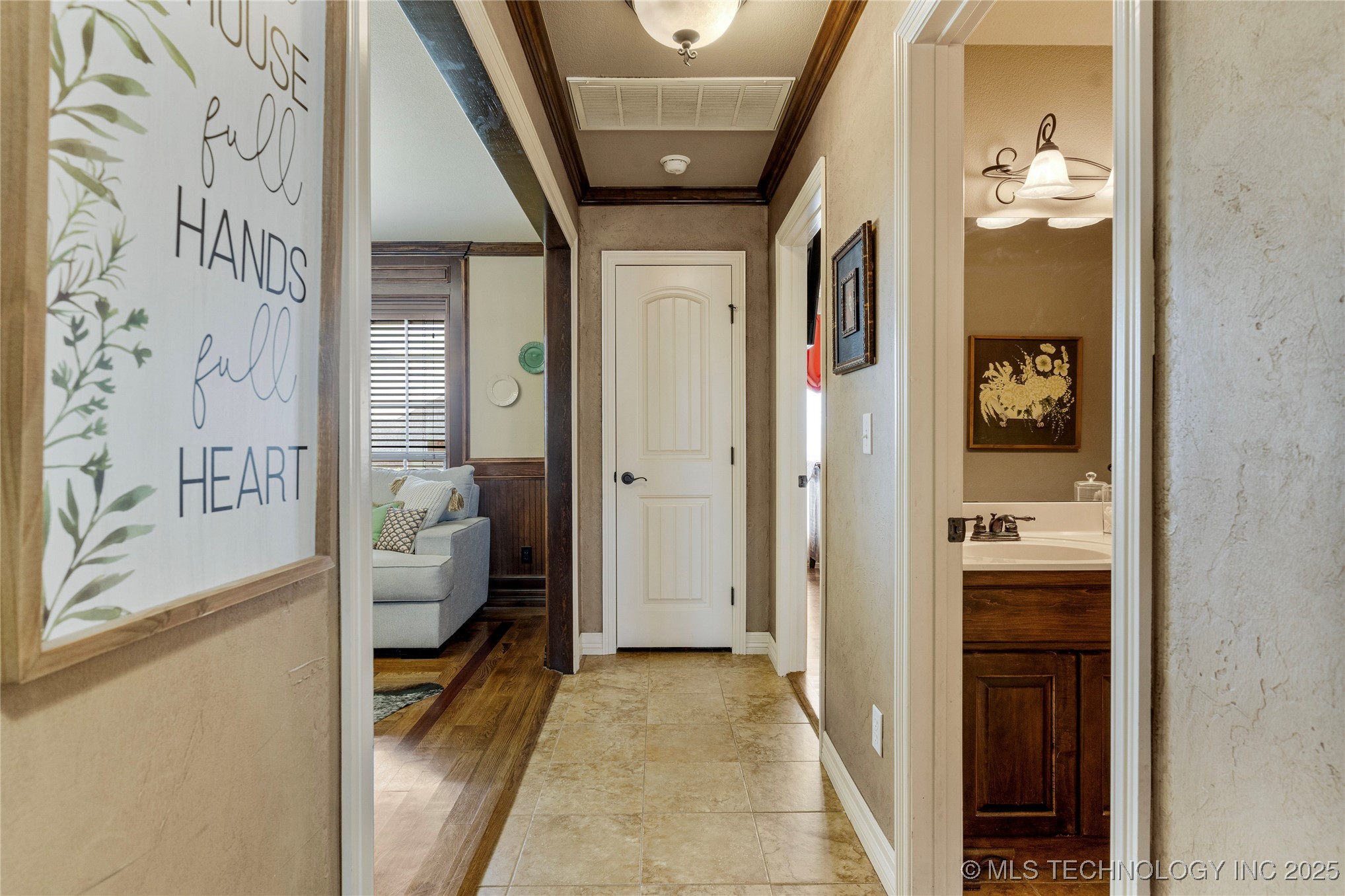 6719 E 85th Street North