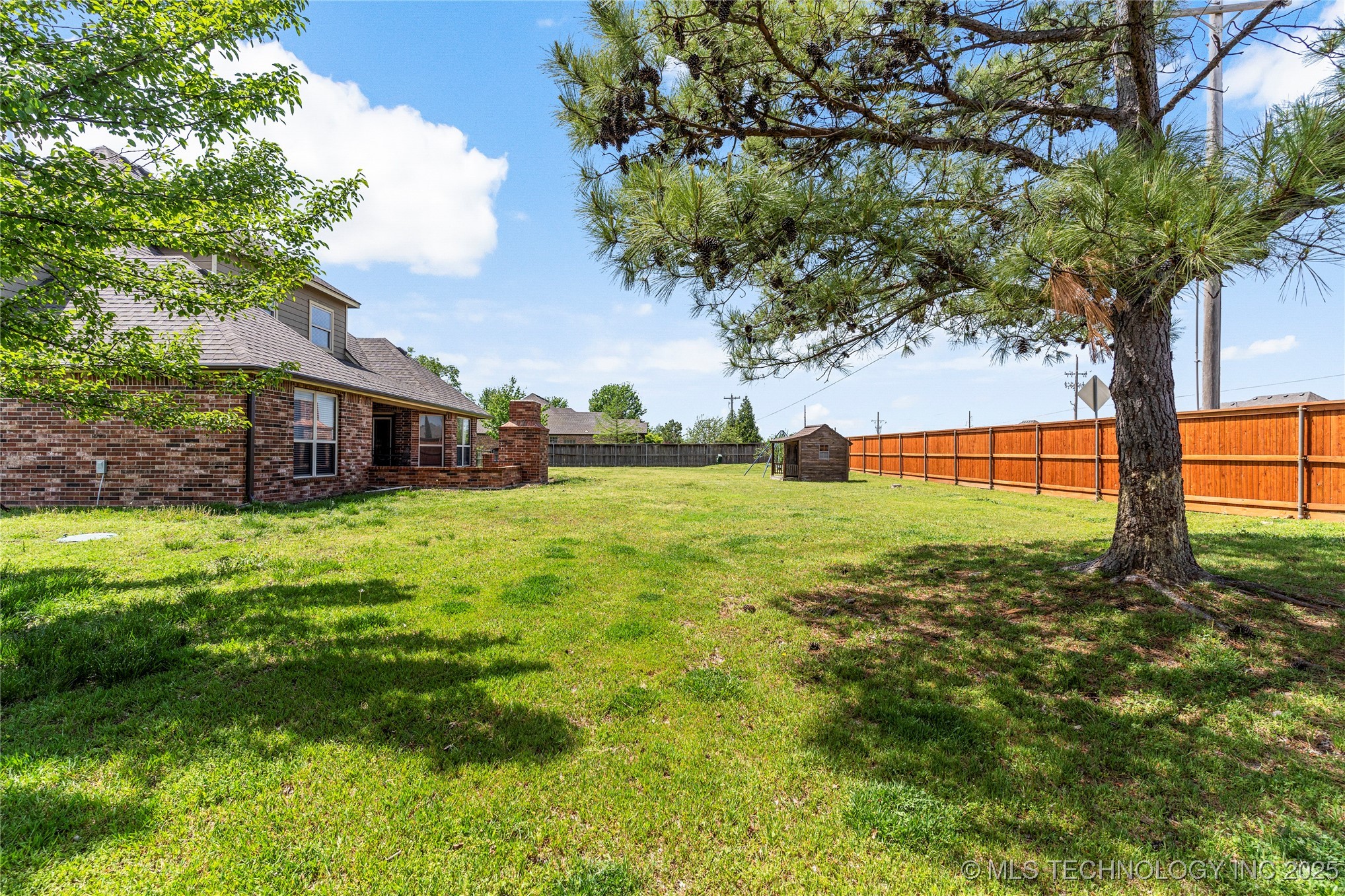 6719 E 85th Street North