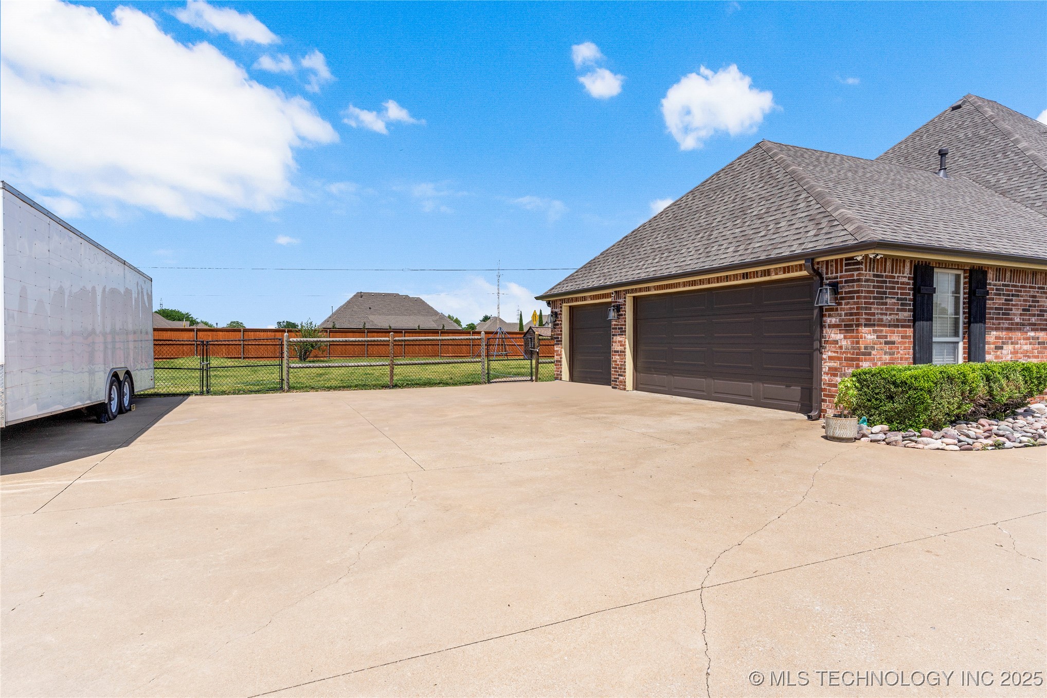 6719 E 85th Street North