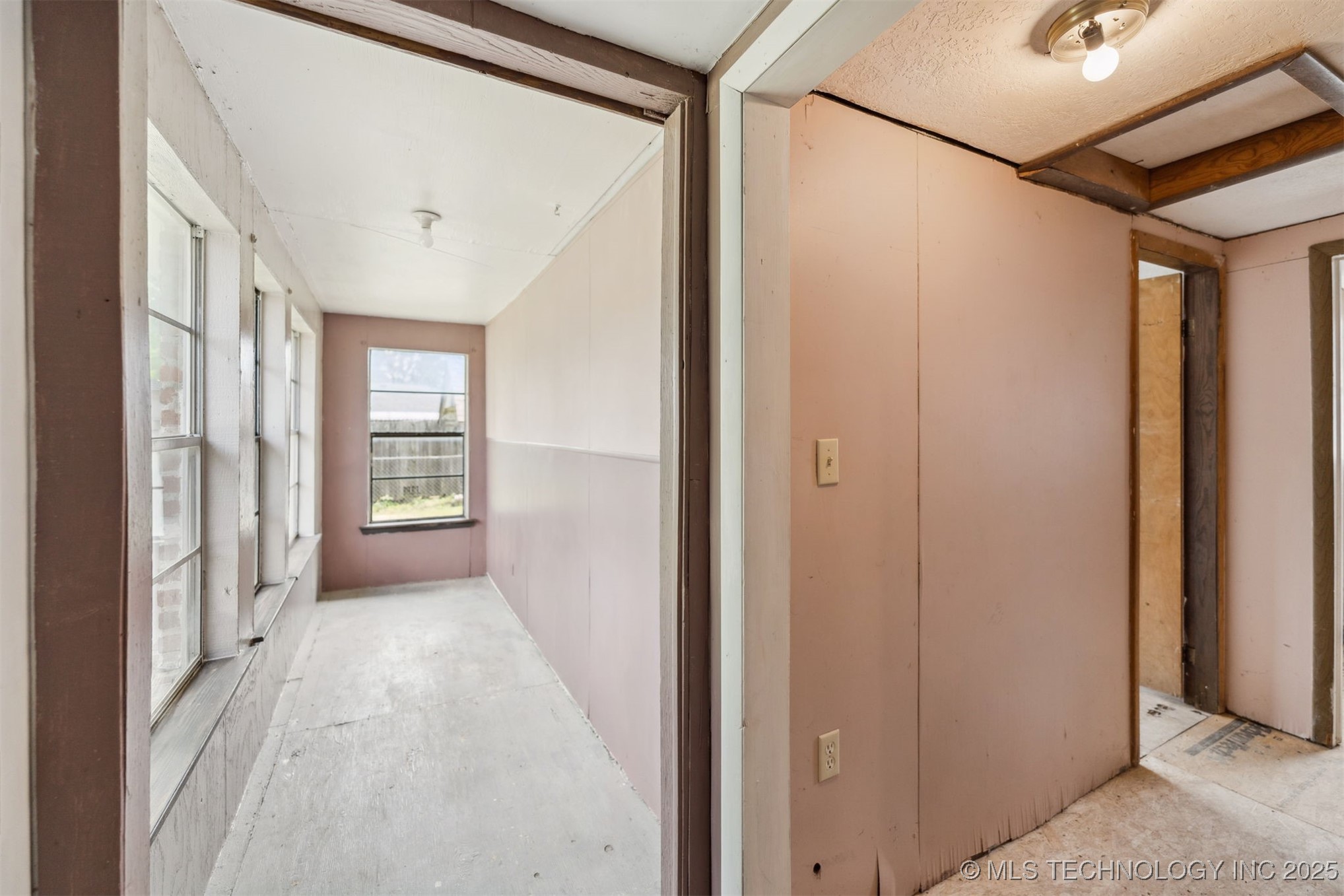 1117 W Chambers Court