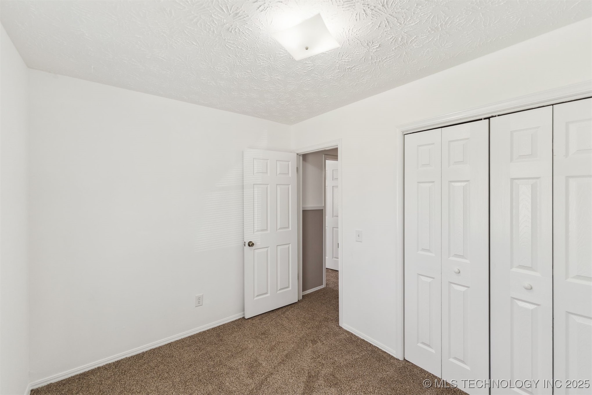 1117 W Chambers Court