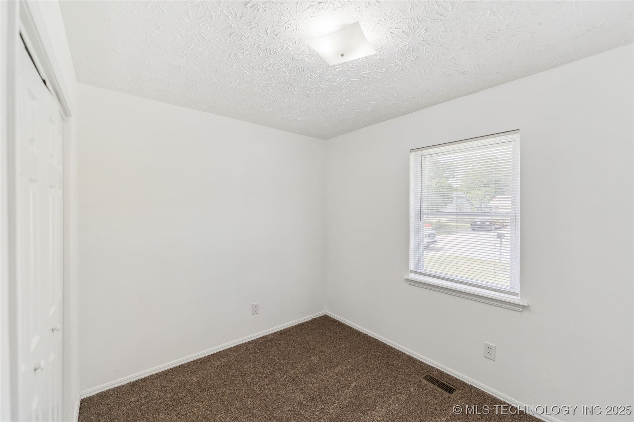 1117 W Chambers Court