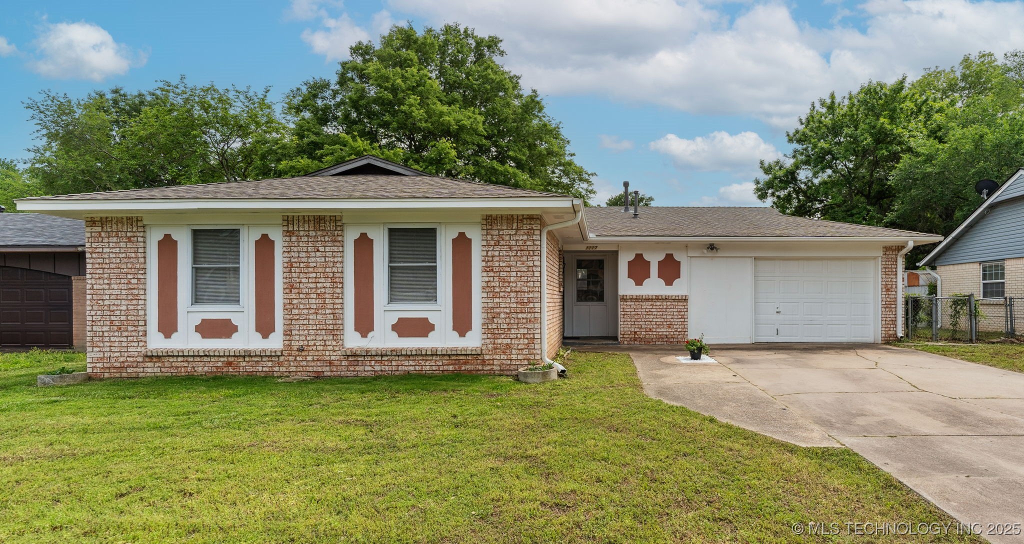 1117 W Chambers Court