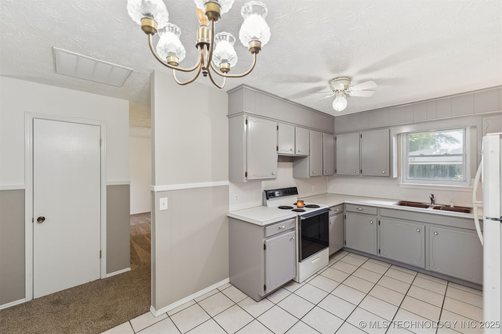 1117 W Chambers Court