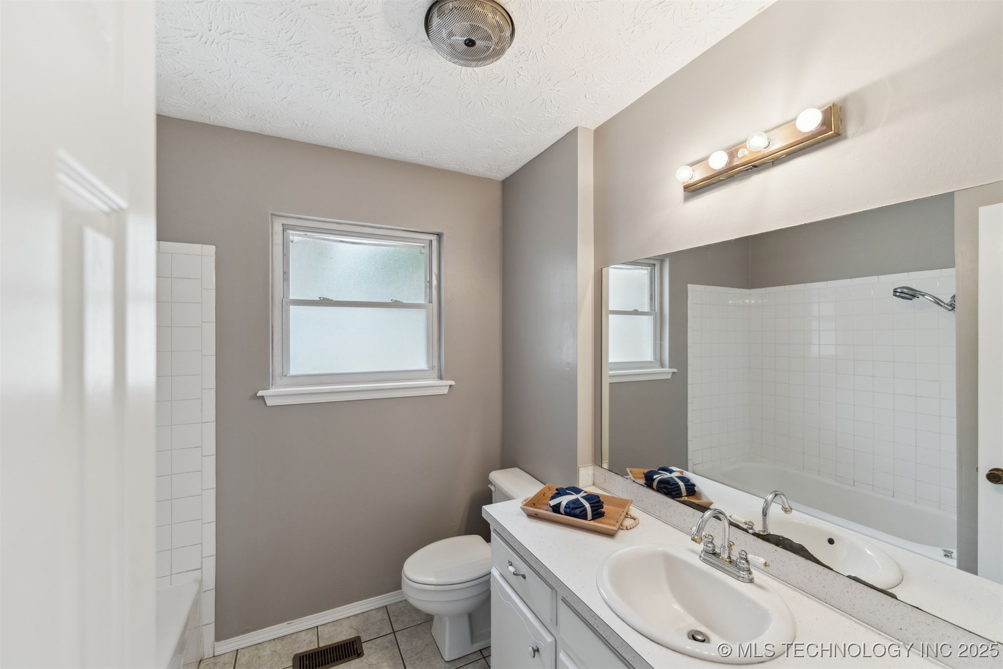 1117 W Chambers Court