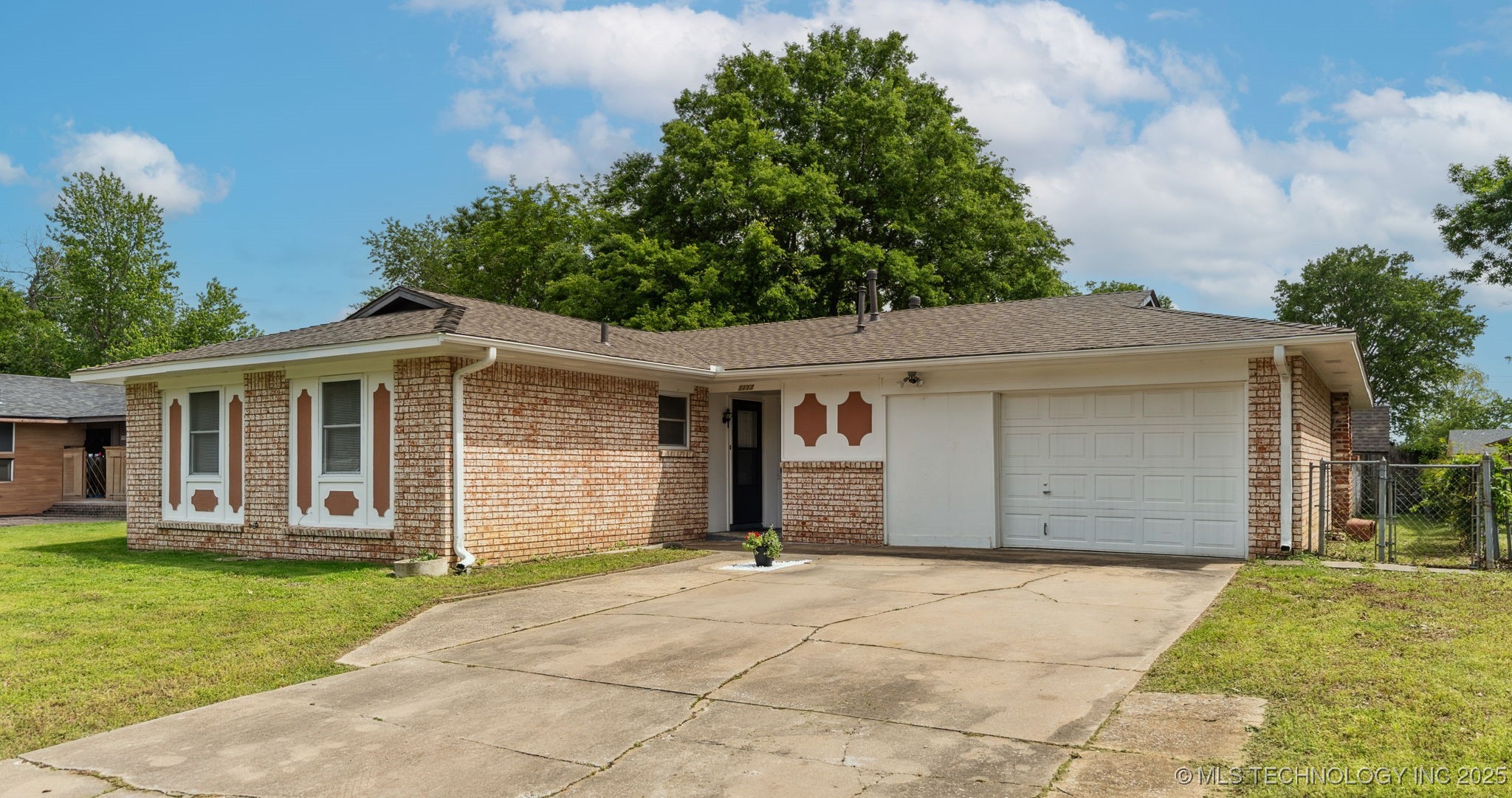 1117 W Chambers Court