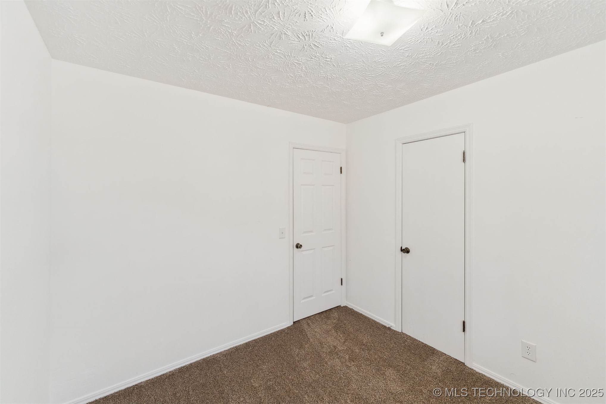 1117 W Chambers Court