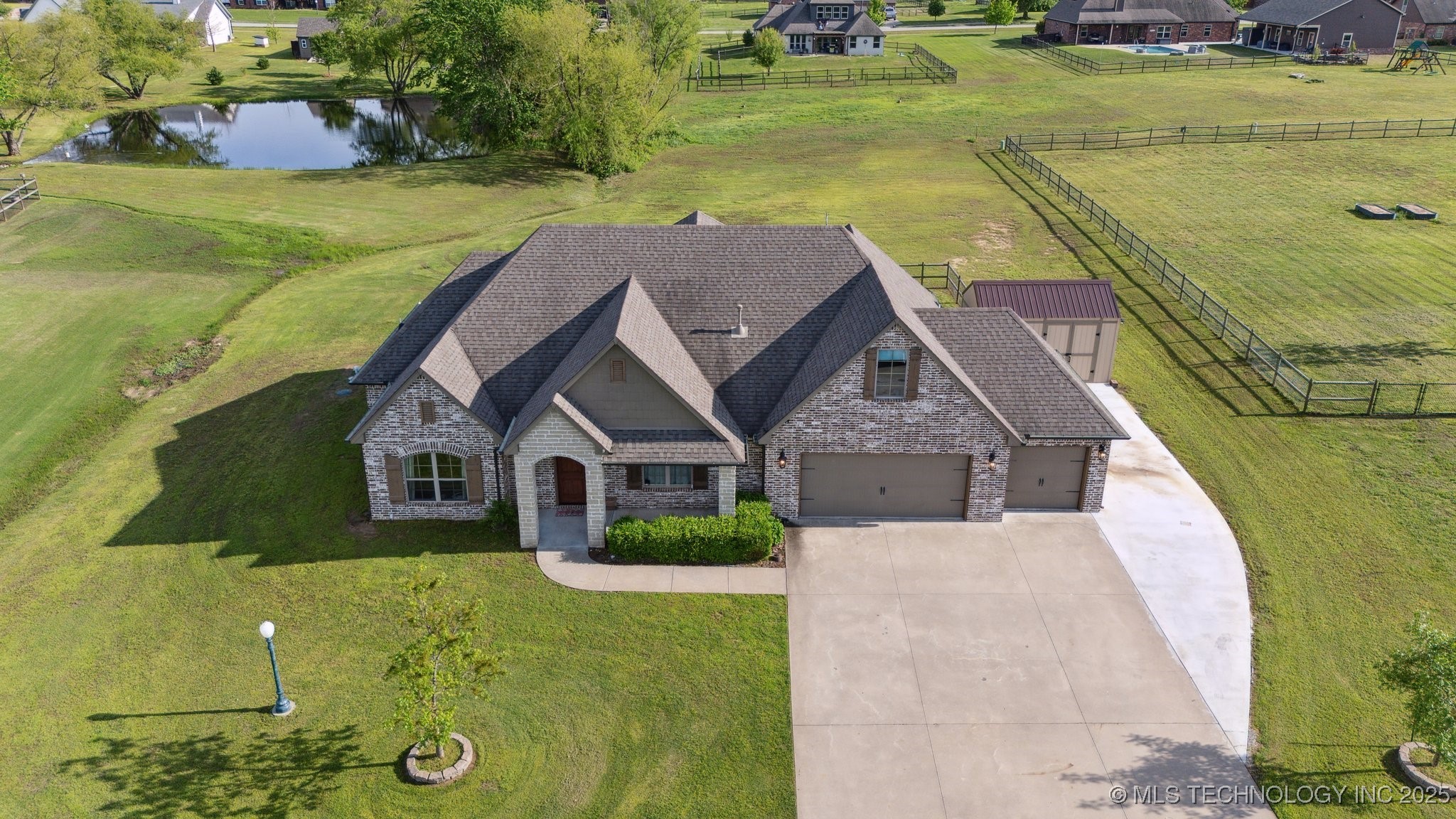 14902 E Fieldstone Drive N
