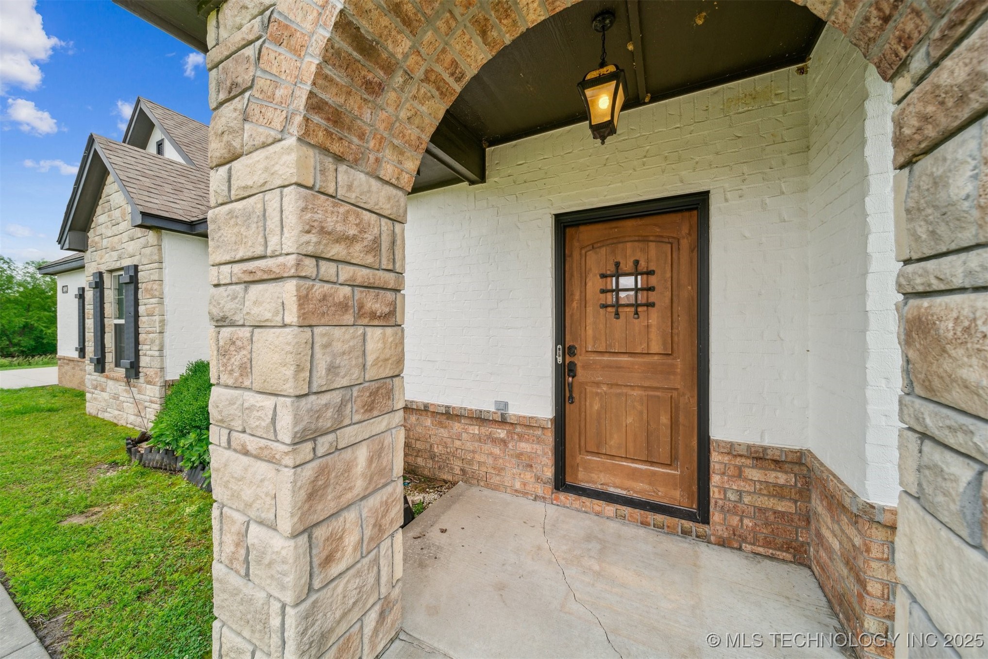 14698 Eagle Drive