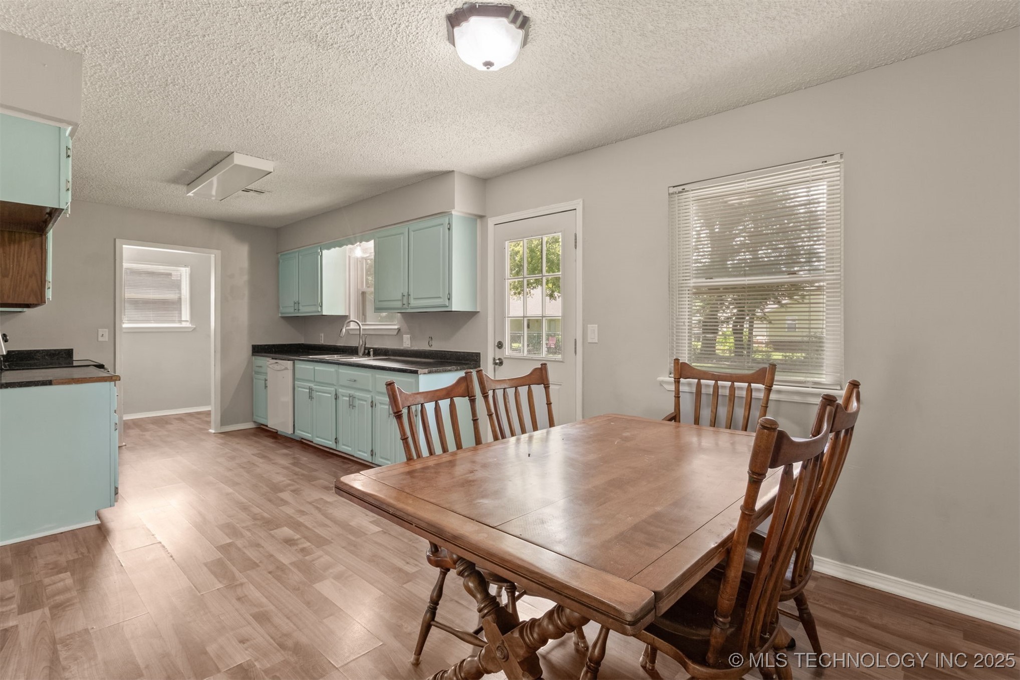 119 W 9th Place S