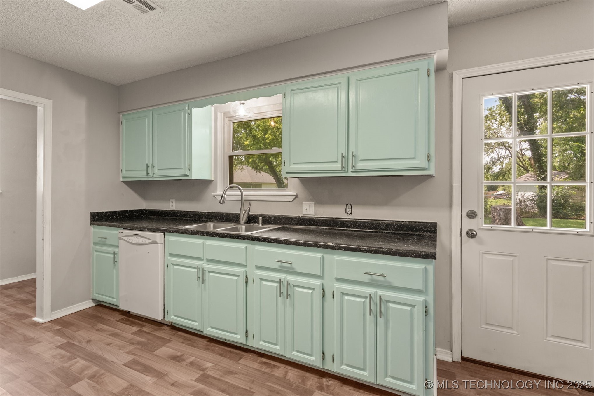 119 W 9th Place S