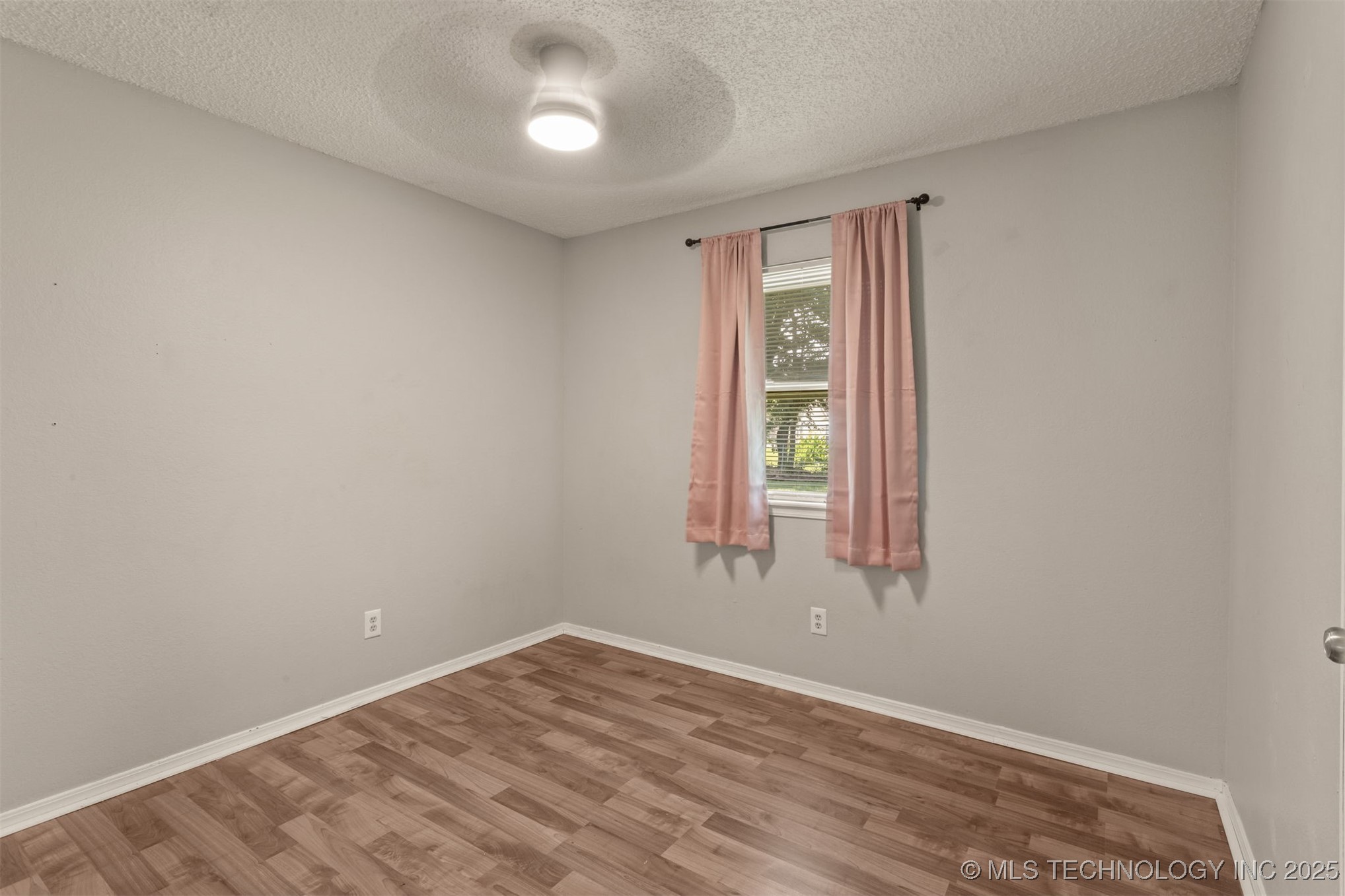 119 W 9th Place S