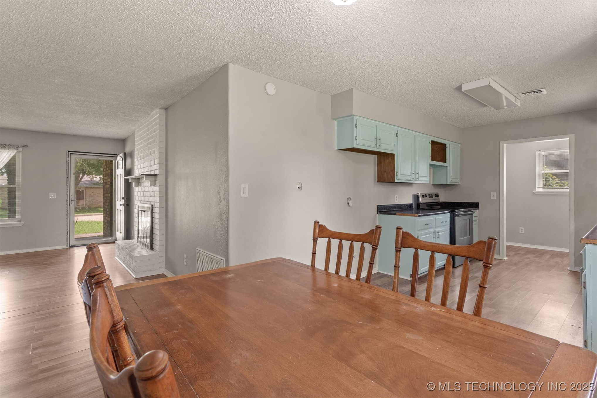119 W 9th Place S