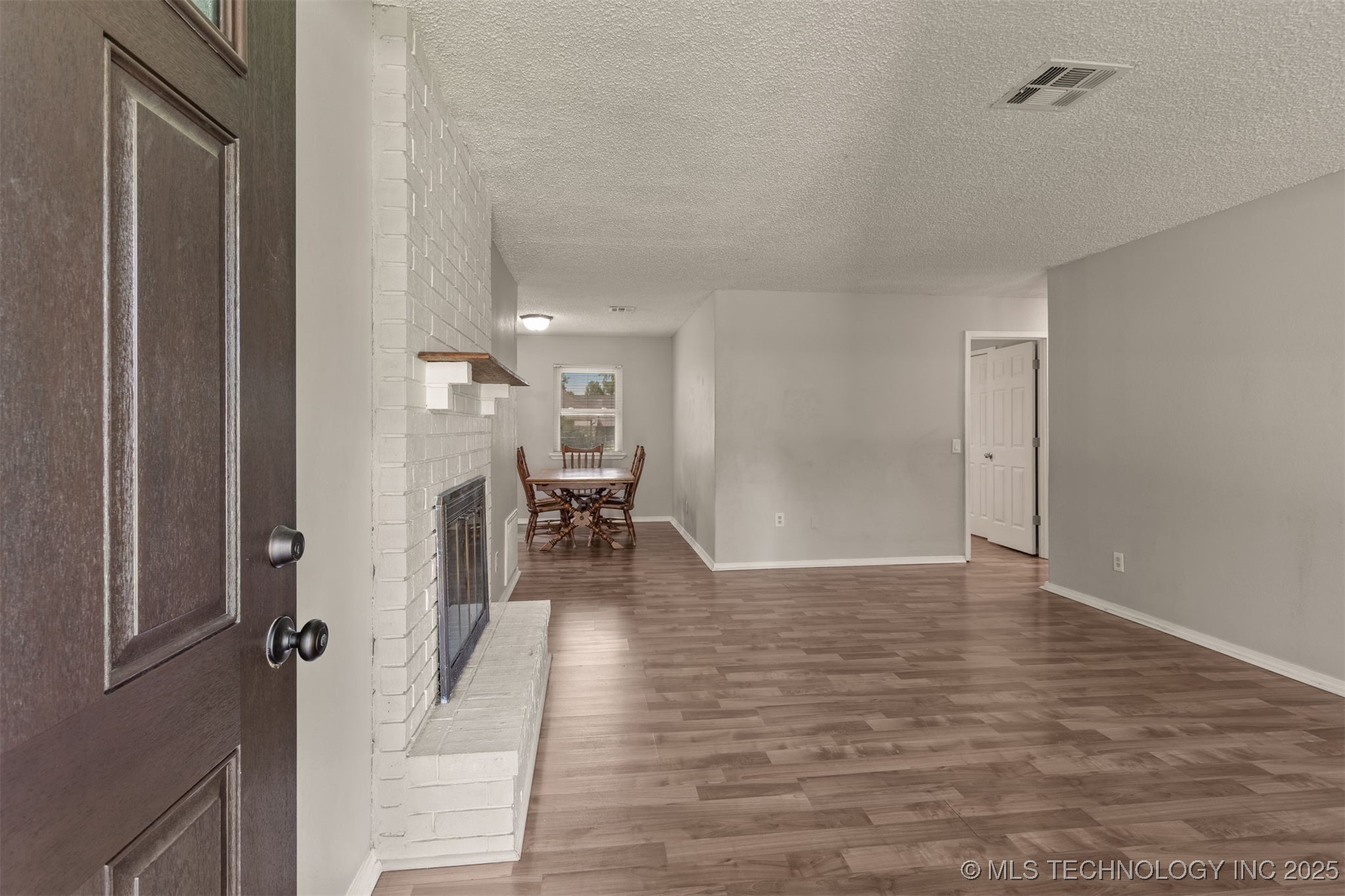 119 W 9th Place S