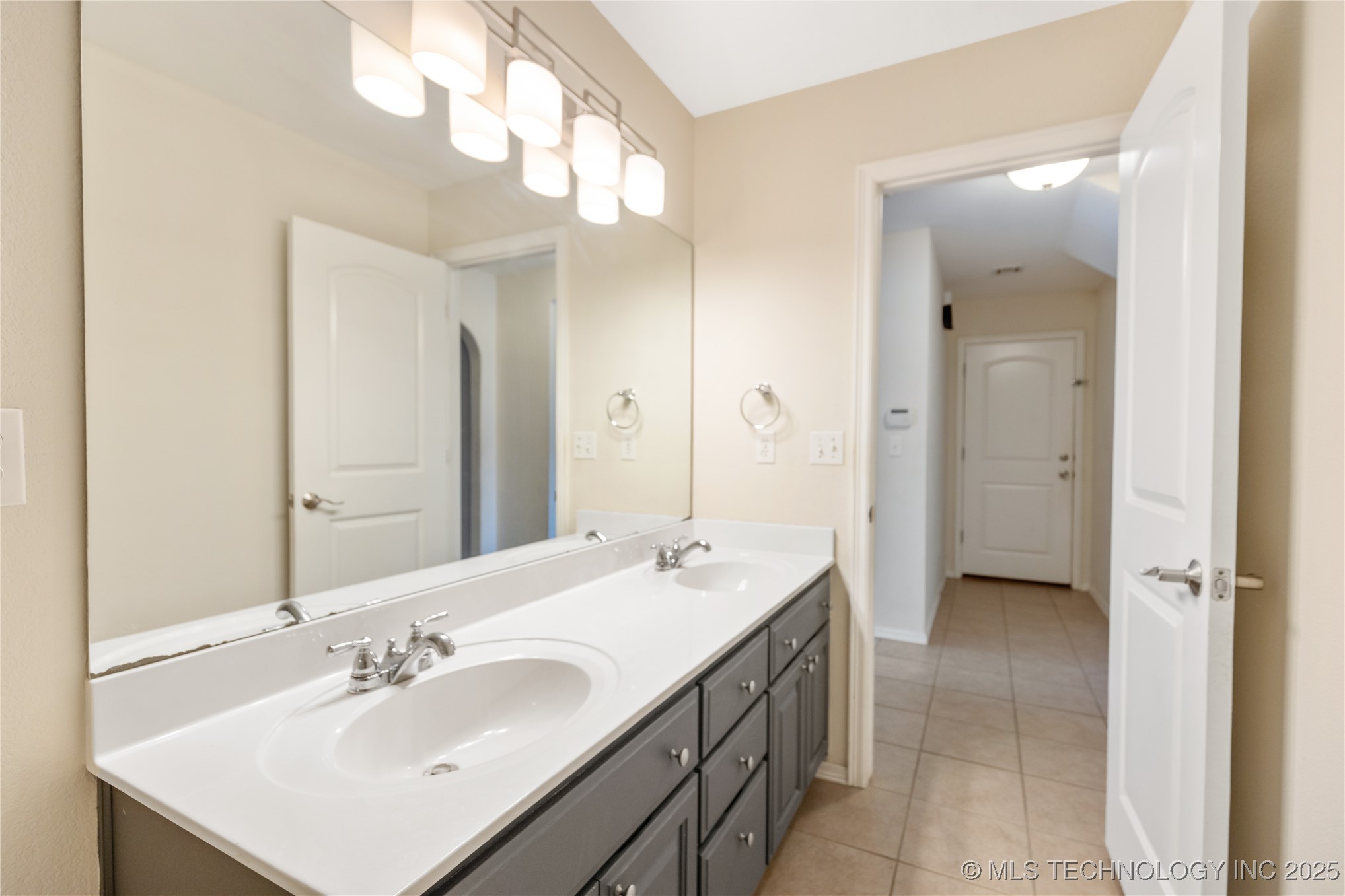 10206 N 142nd East Avenue