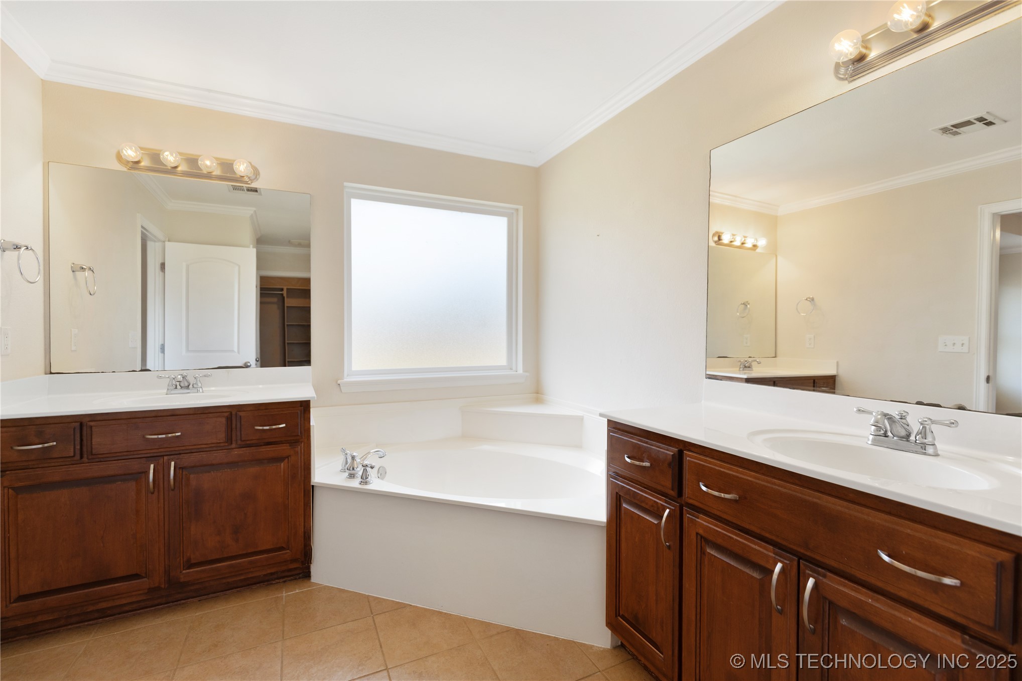 10206 N 142nd East Avenue