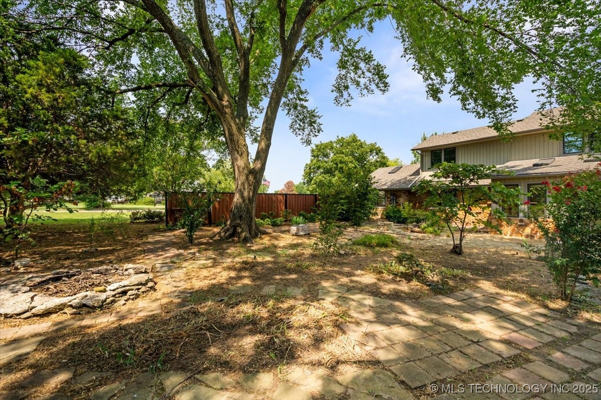 8203 N 160th East Avenue