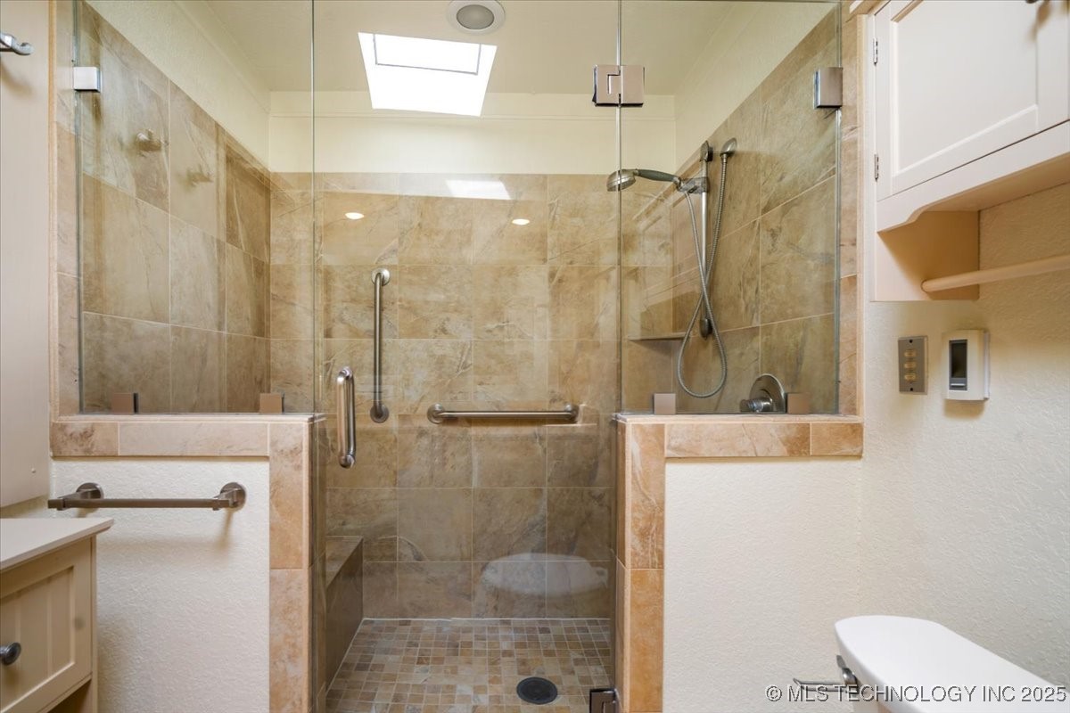 8203 N 160th East Avenue