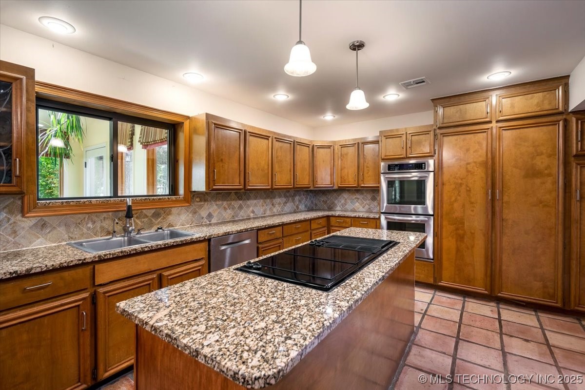 8203 N 160th East Avenue