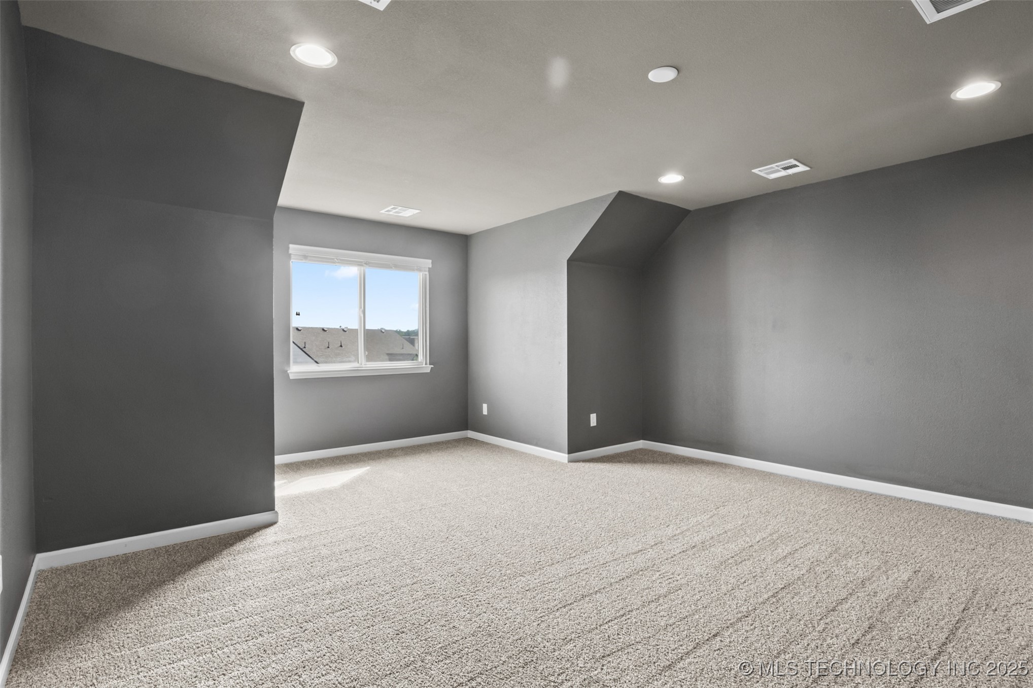 1607 E Roanoke Court