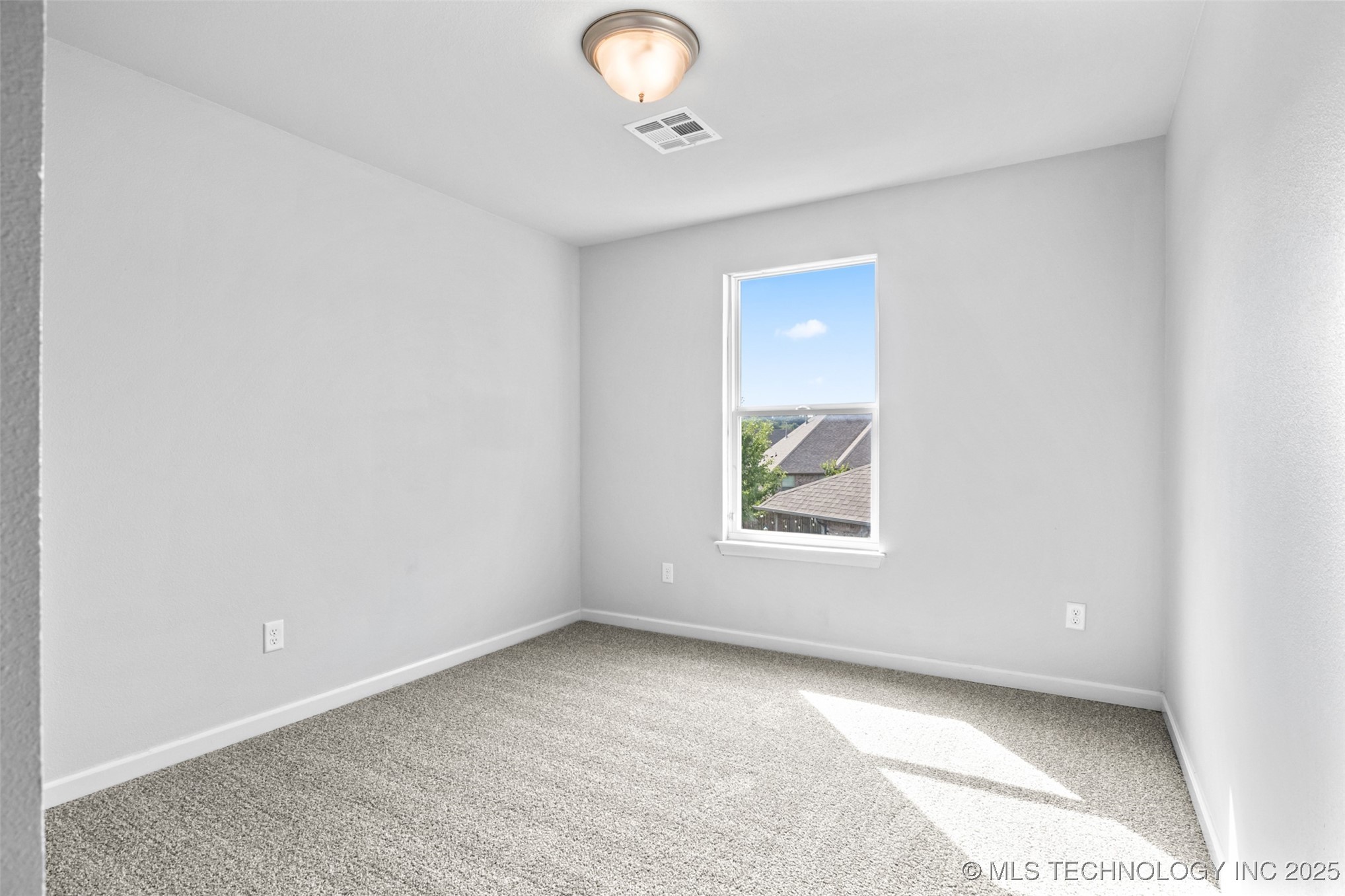 1607 E Roanoke Court