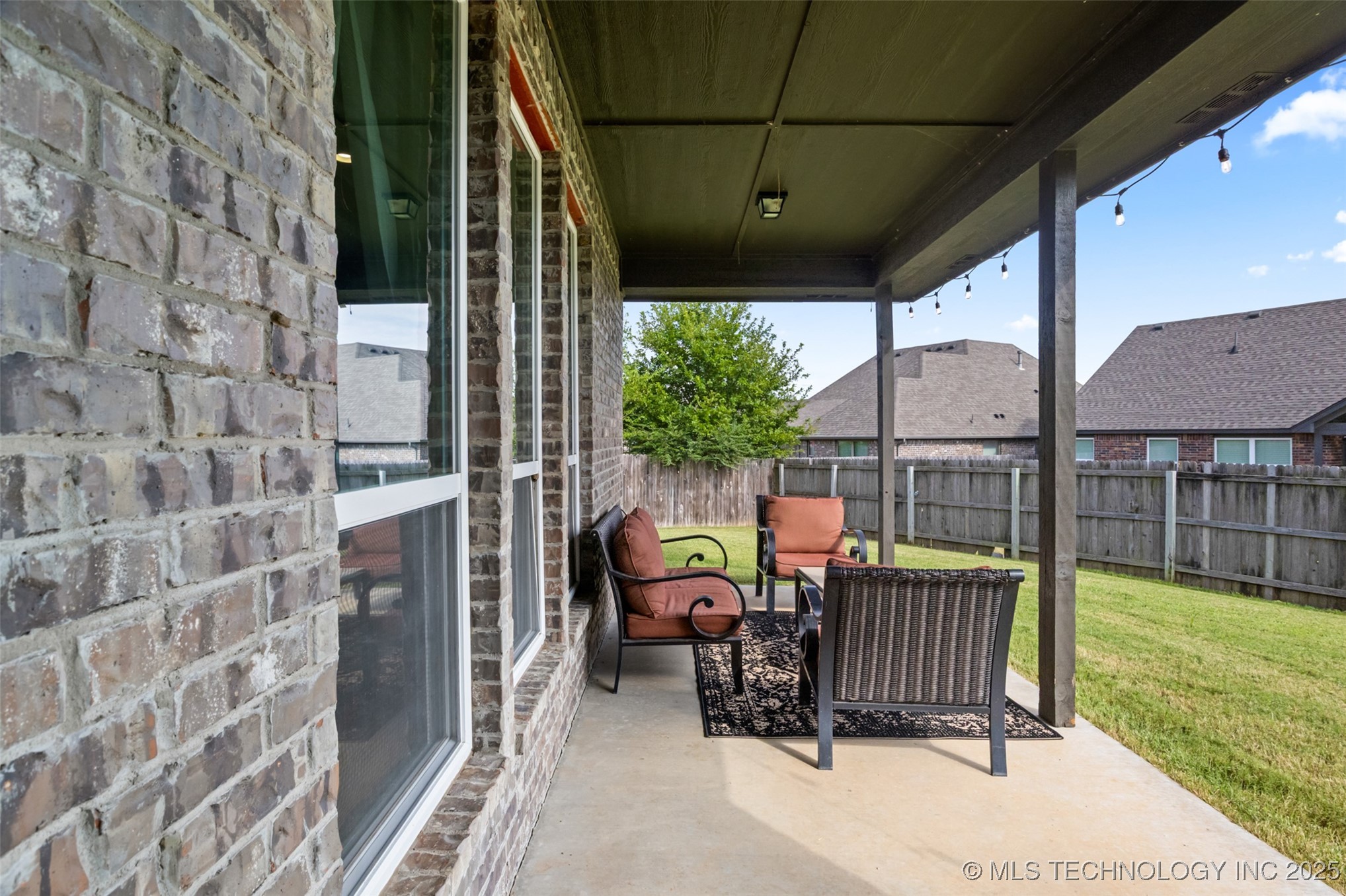 1607 E Roanoke Court