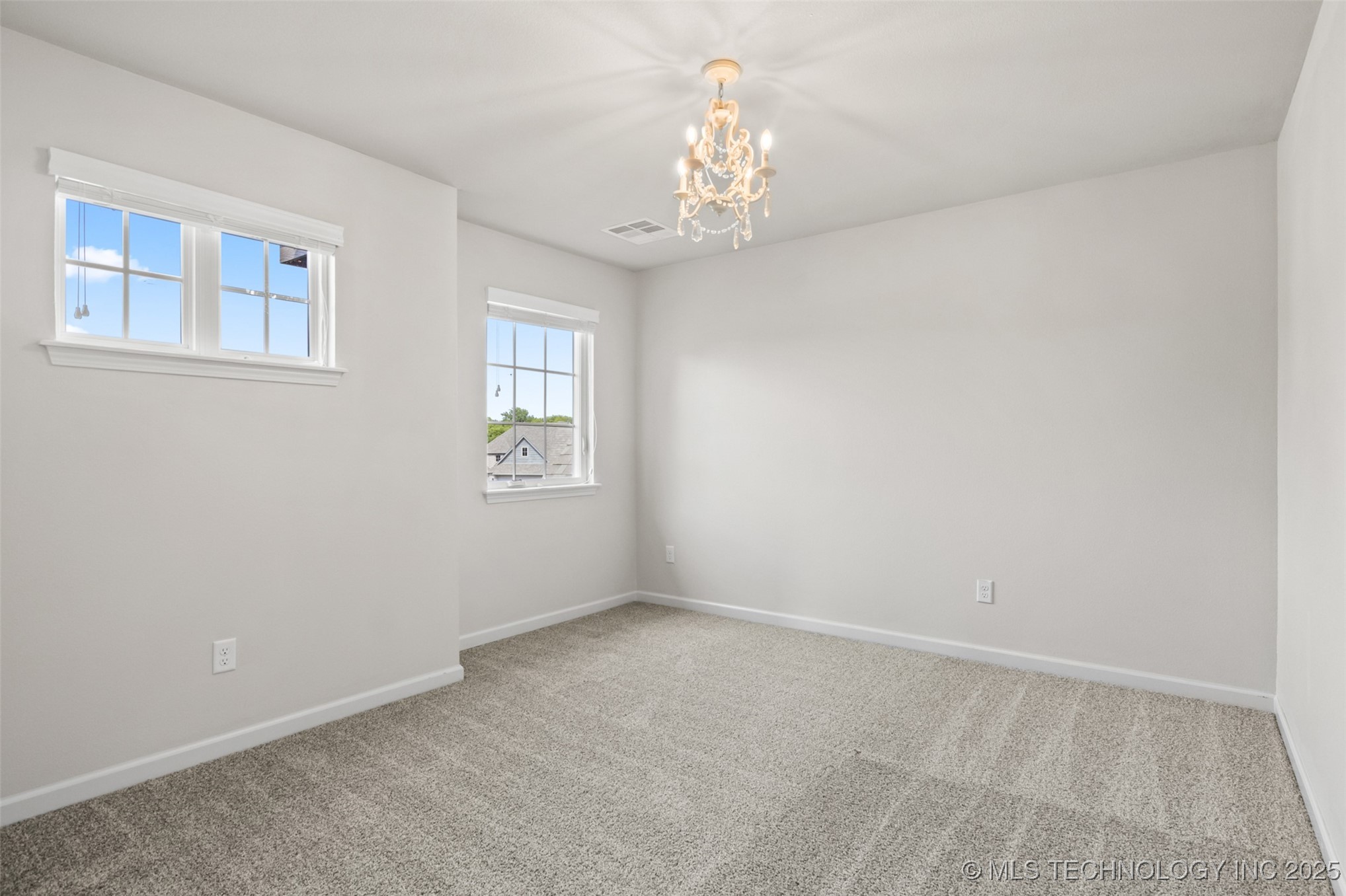 1607 E Roanoke Court
