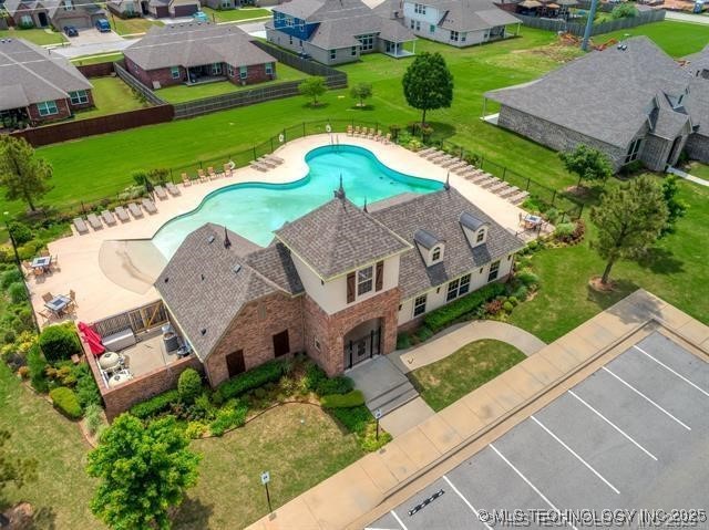 1607 E Roanoke Court