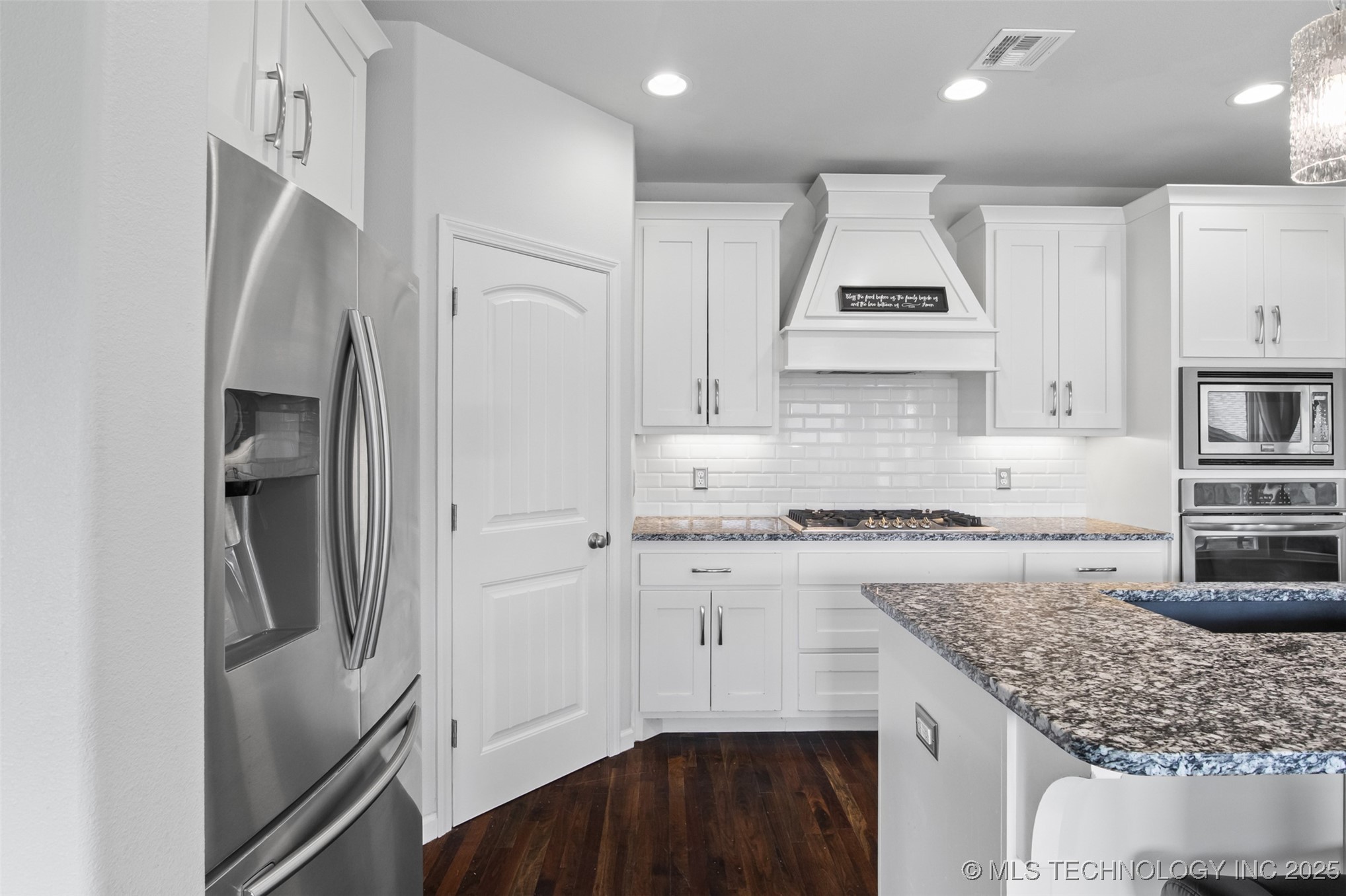 1607 E Roanoke Court