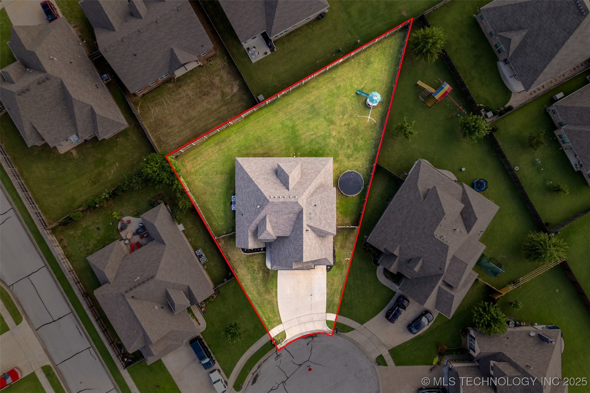 1607 E Roanoke Court