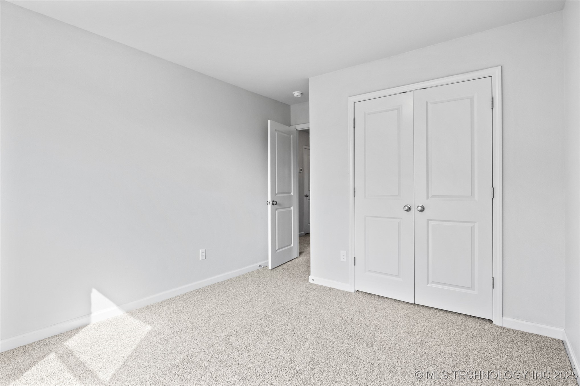 1607 E Roanoke Court