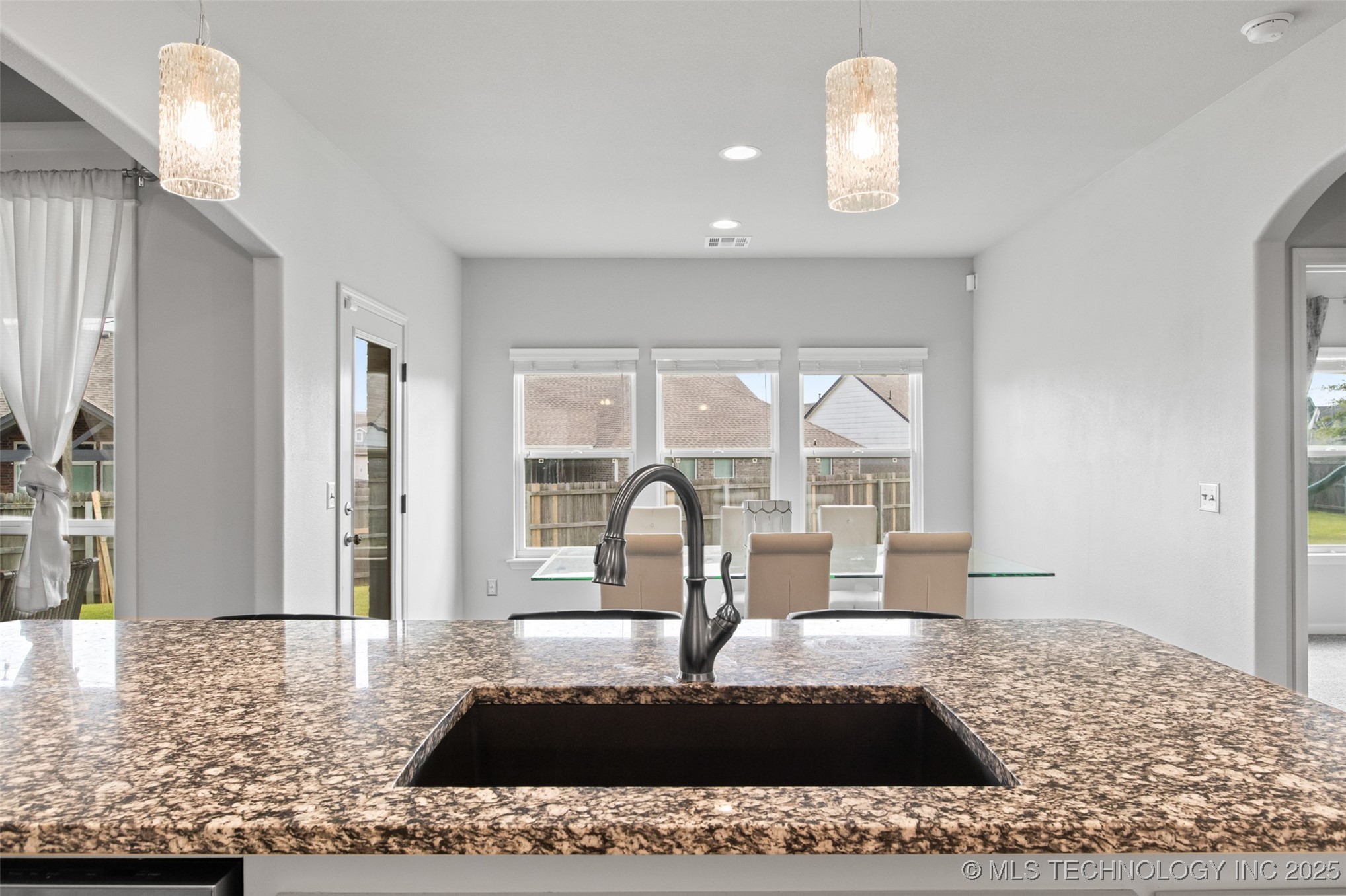 1607 E Roanoke Court