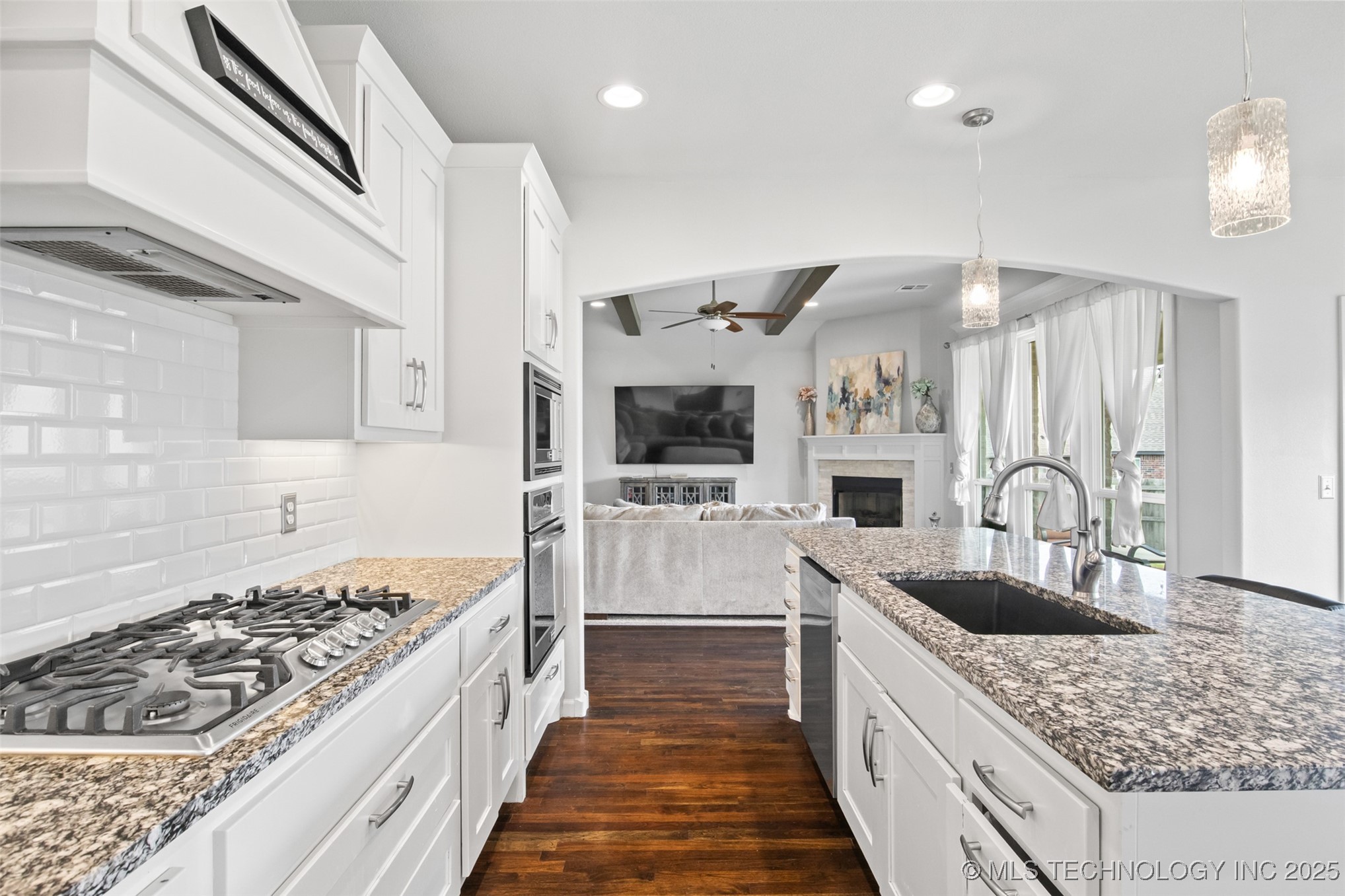 1607 E Roanoke Court