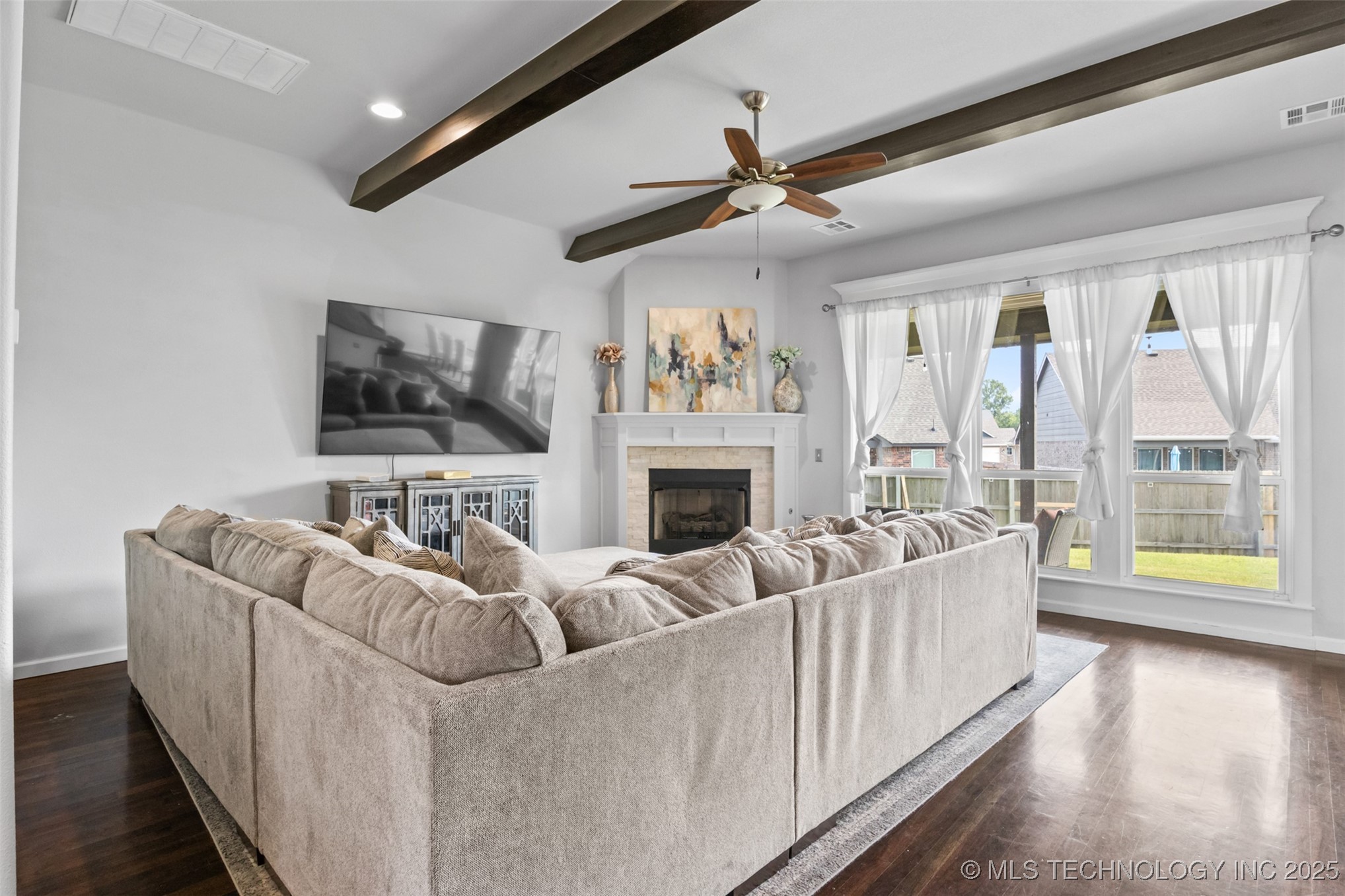 1607 E Roanoke Court