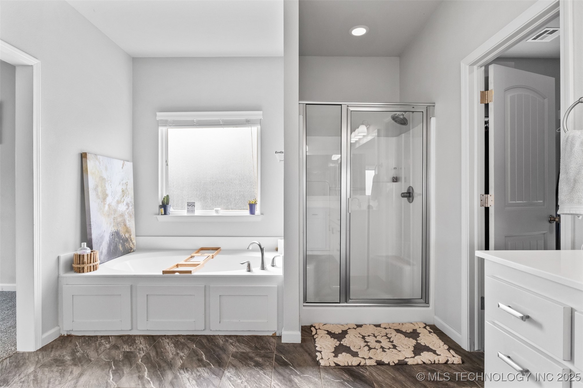 1607 E Roanoke Court