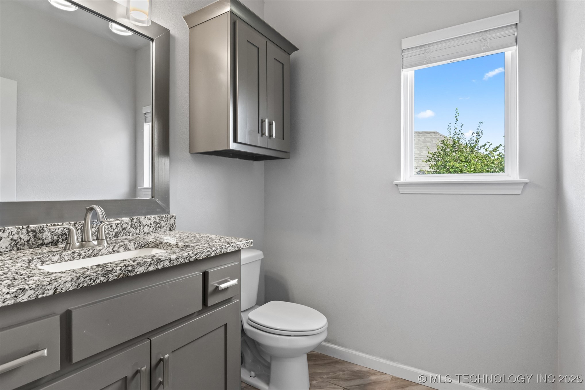 1607 E Roanoke Court