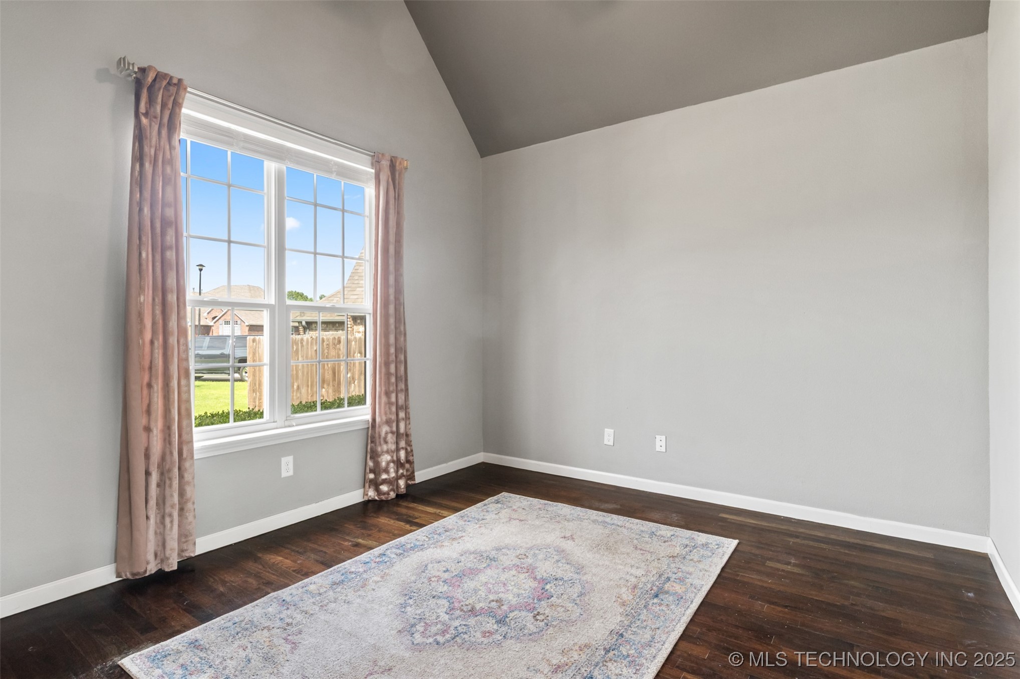 1607 E Roanoke Court