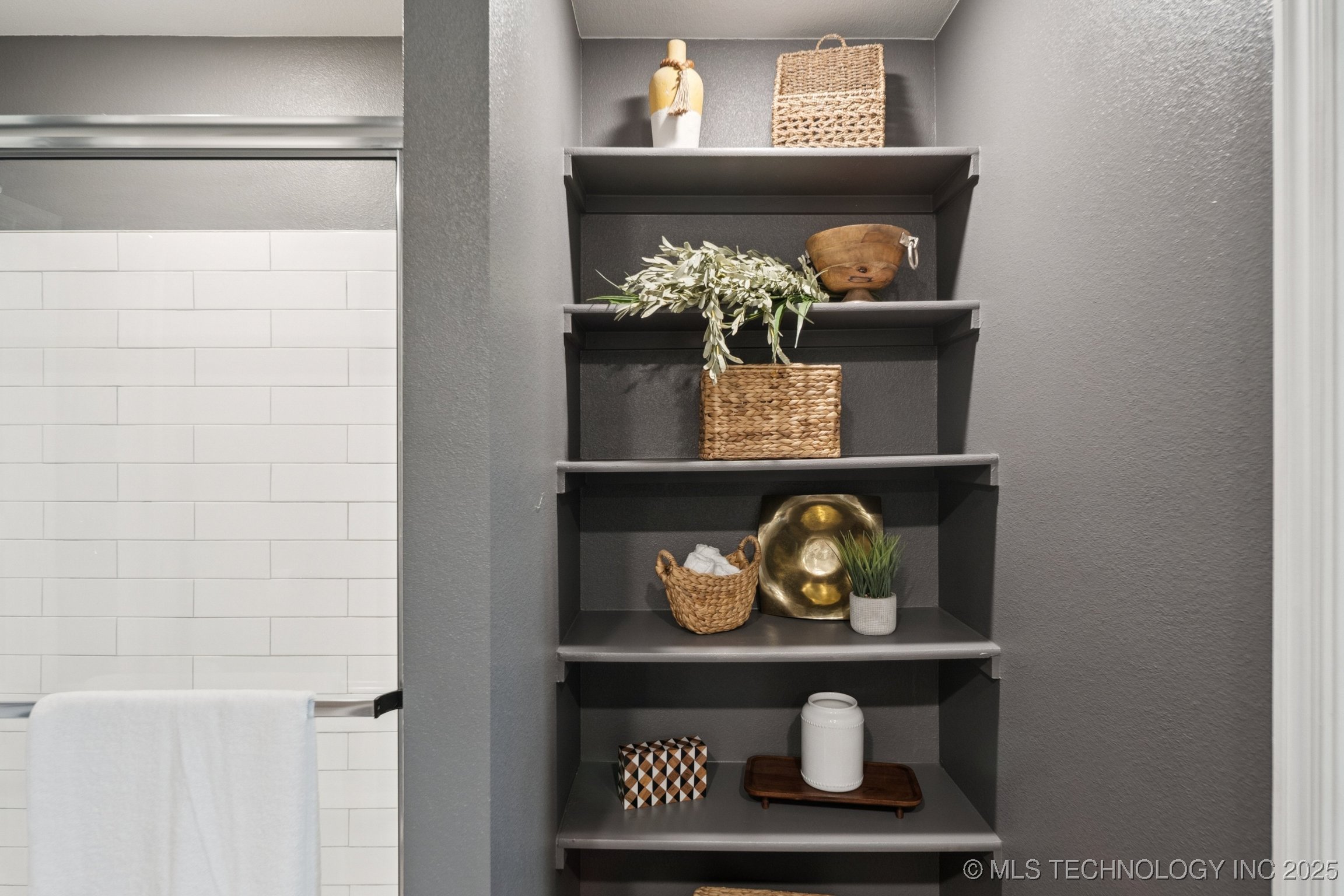 26550 Columbia Crest Drive