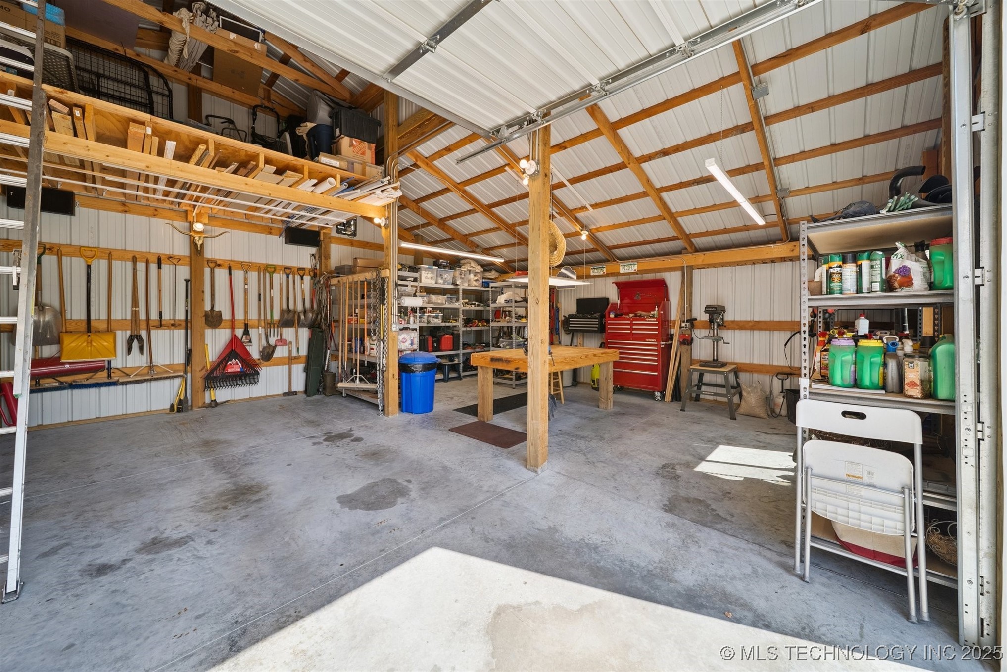5955 N 86th Avenue