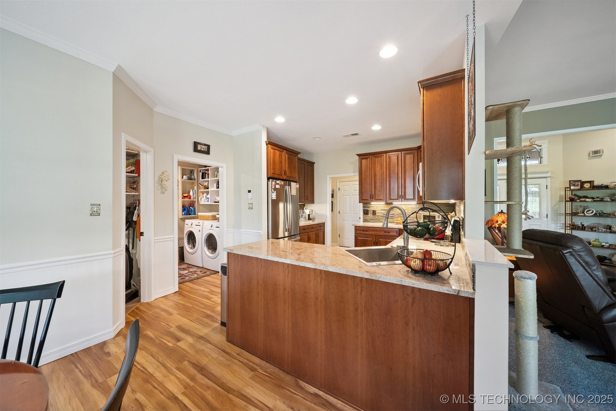 5955 N 86th Avenue
