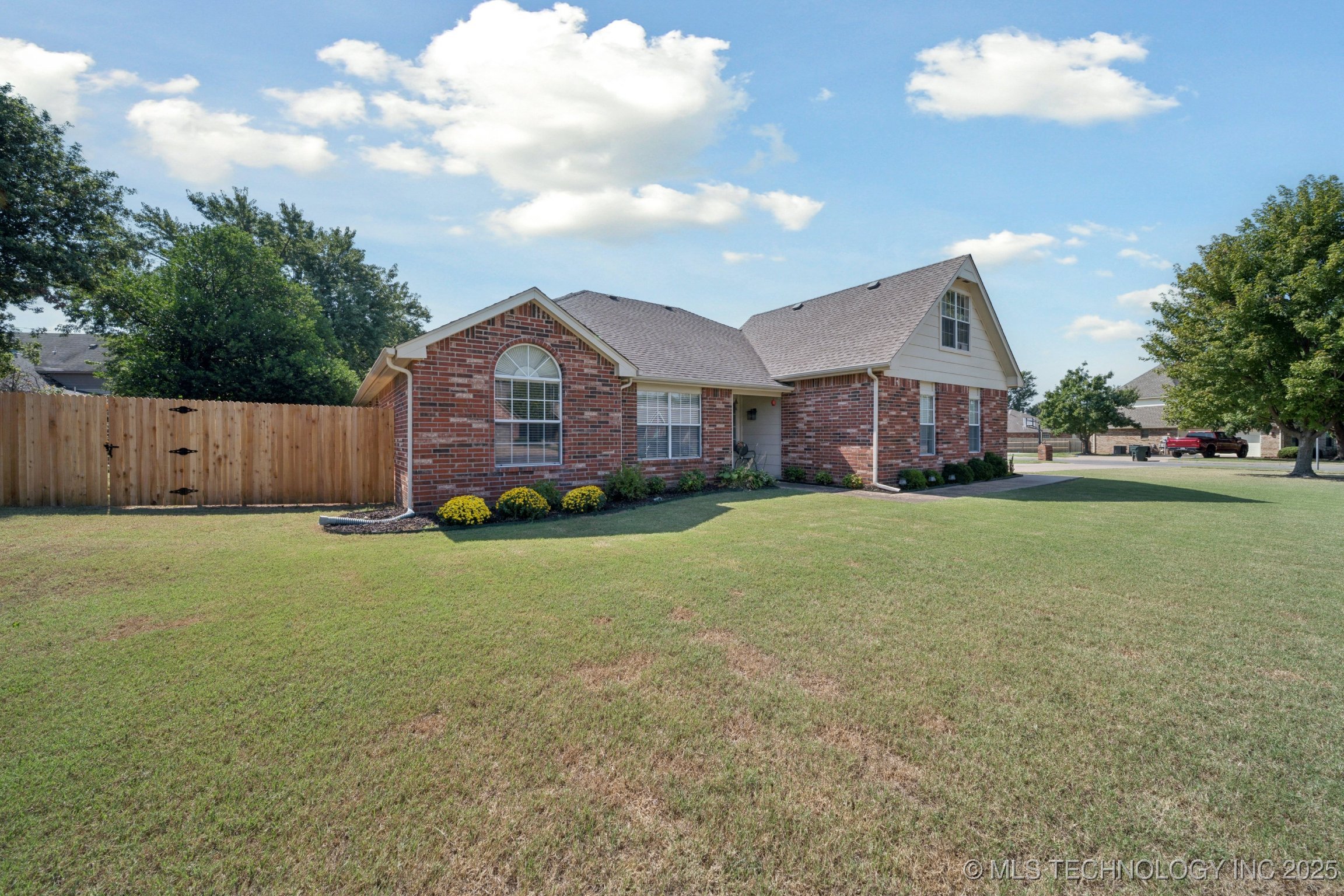 9911 N 116th East Avenue