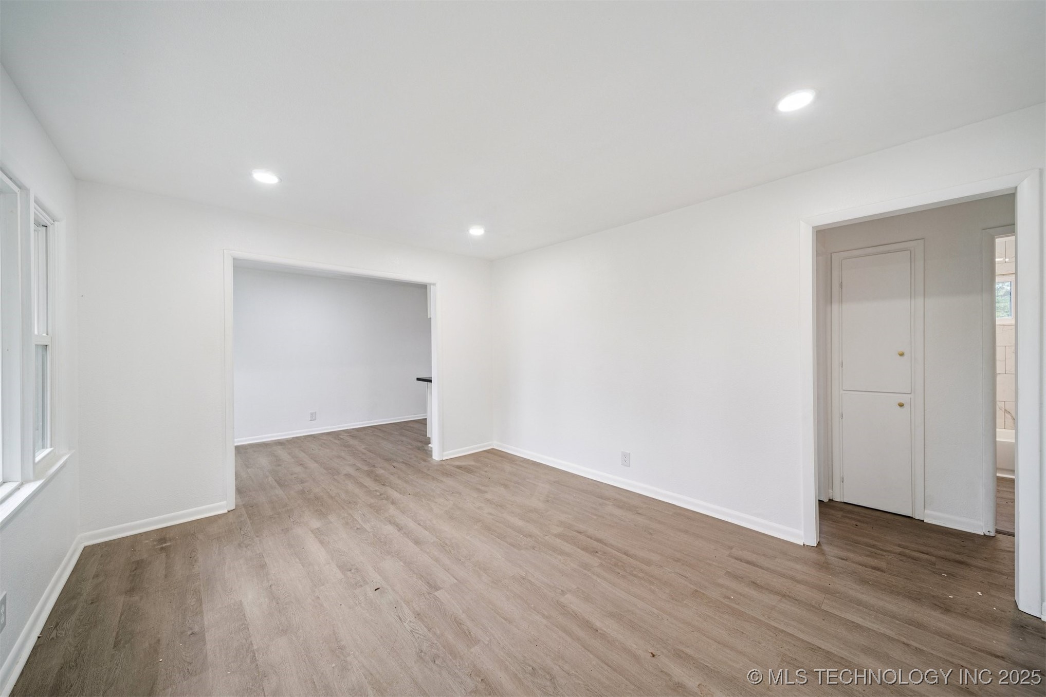 509 E 48th Place N